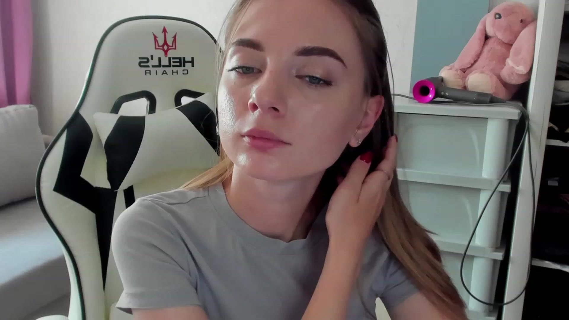 Gallery image thumbnail from Iam_Sasha's myfreecams stream on, 08/24/2023, 10:38 image 8 of 20