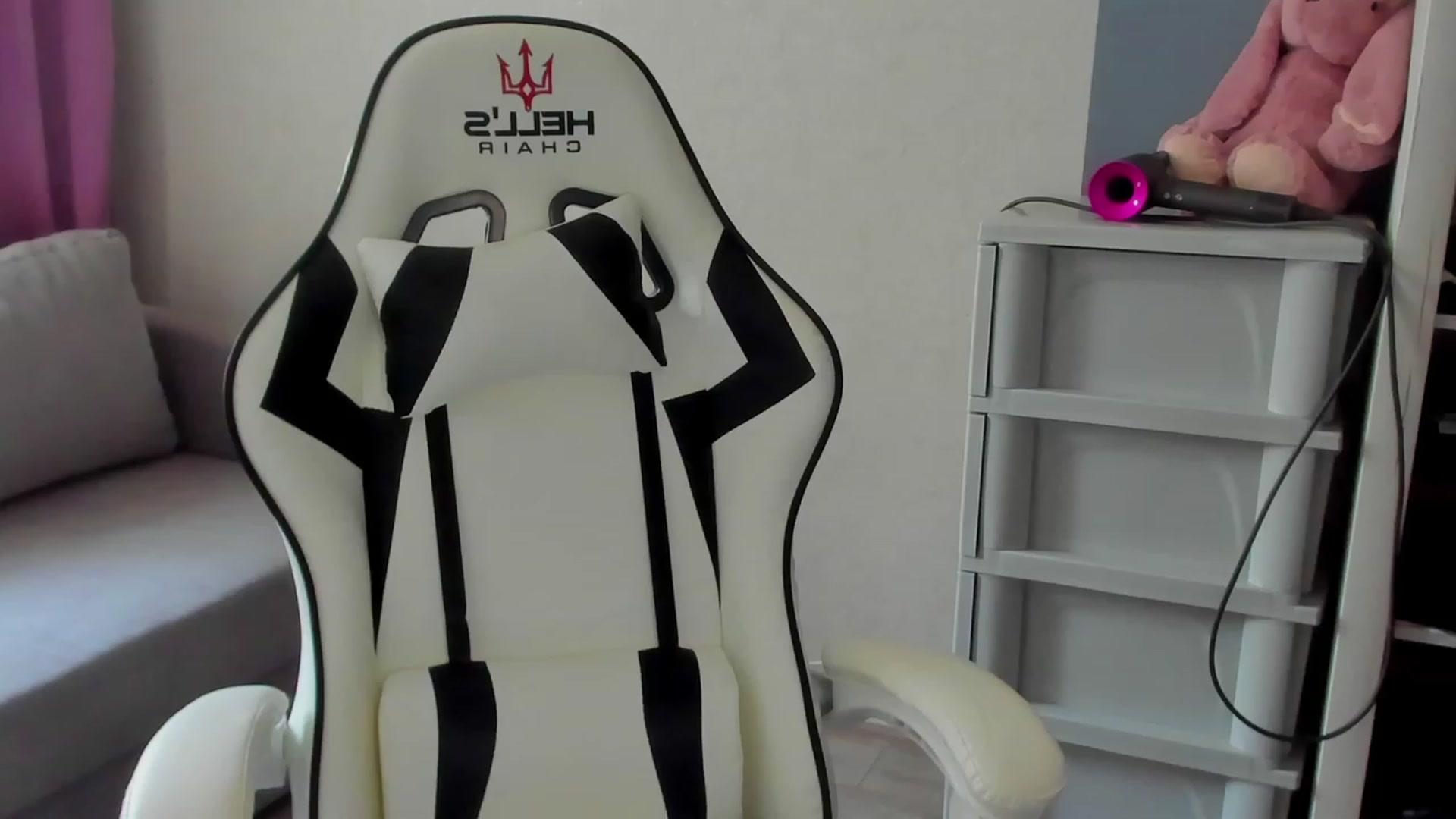 Gallery image thumbnail from Iam_Sasha's myfreecams stream on, 08/24/2023, 12:15 image 4 of 20