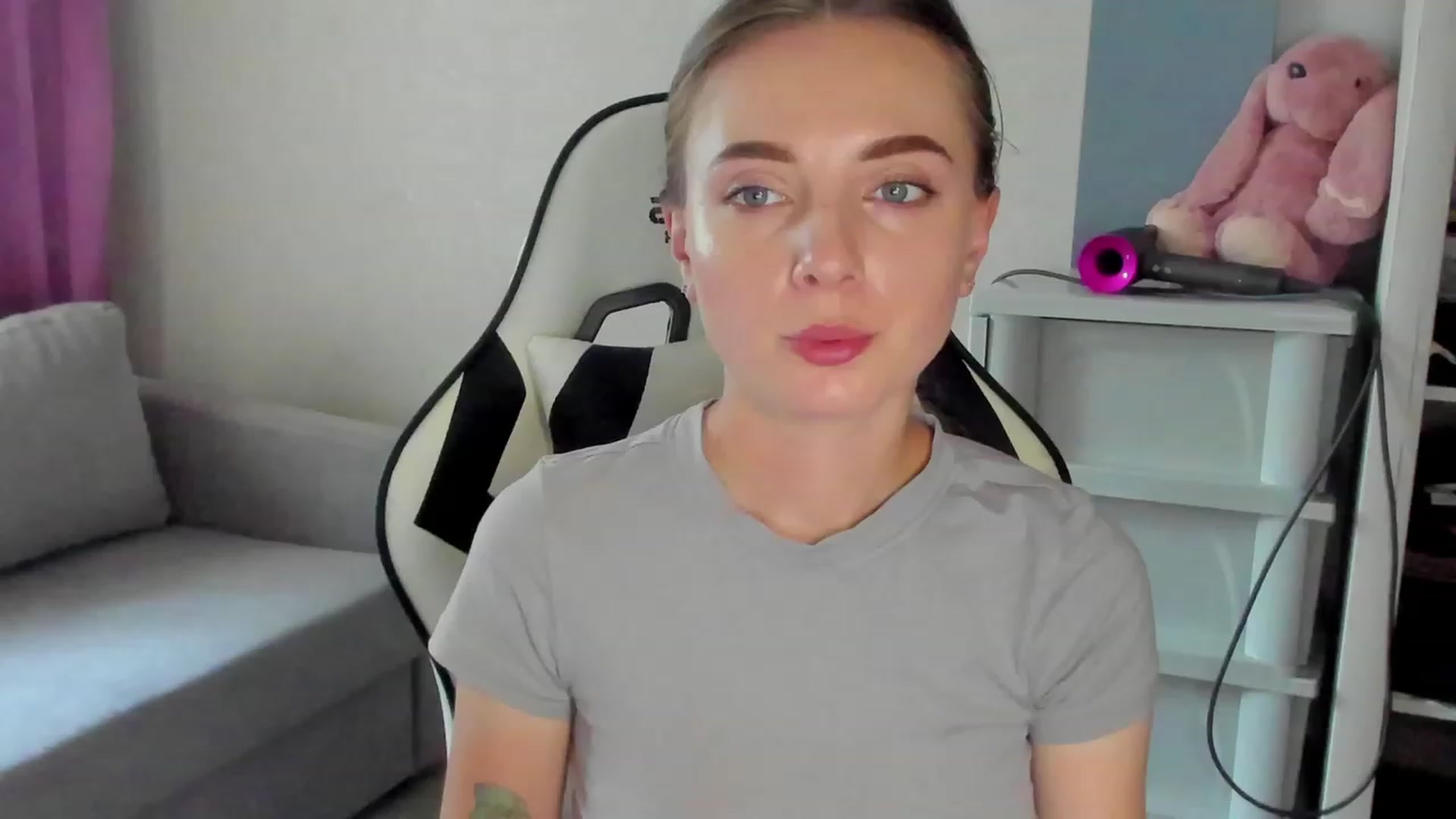 Gallery image thumbnail from Iam_Sasha's myfreecams stream on, 08/24/2023, 12:15 image 17 of 20