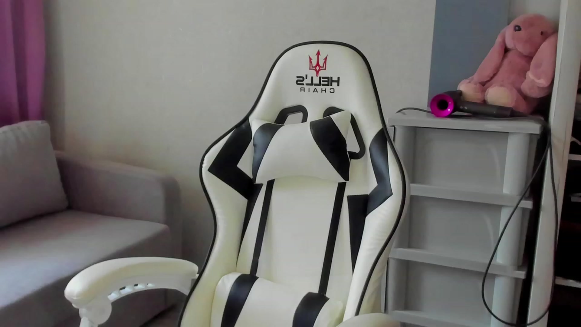Gallery image thumbnail from Iam_Sasha's myfreecams stream on, 08/24/2023, 12:15 image 14 of 20