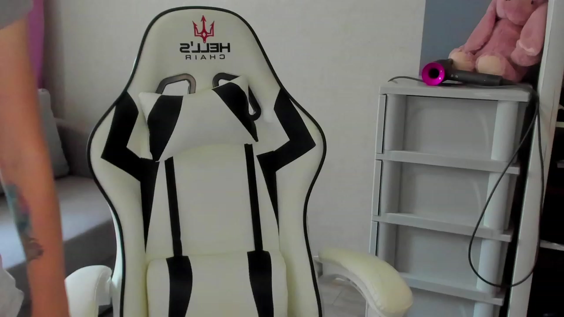 Gallery image thumbnail from Iam_Sasha's myfreecams stream on, 08/24/2023, 12:15 image 9 of 20