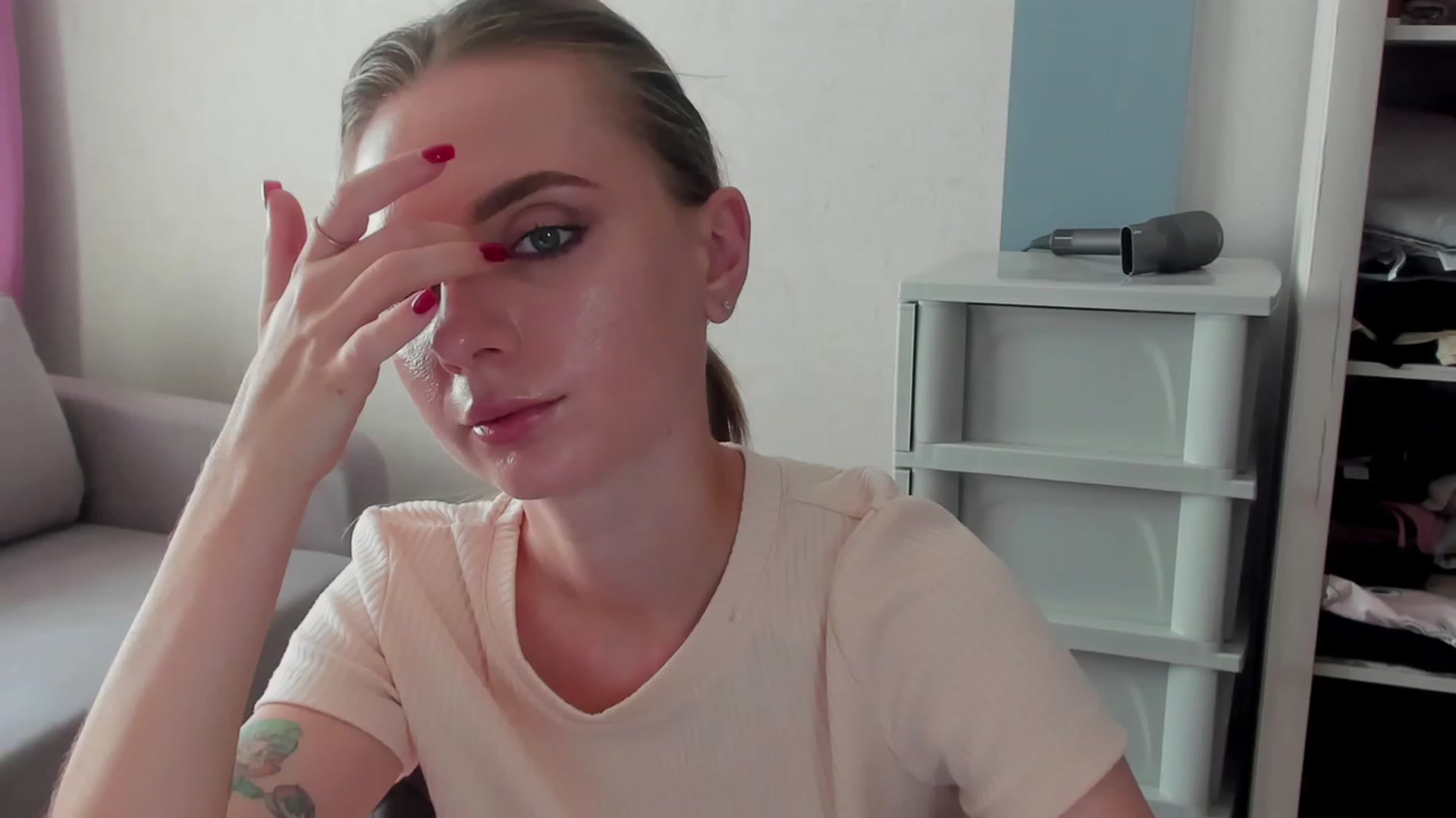 Gallery image thumbnail from Iam_Sasha's myfreecams stream on, 08/27/2023, 10:27 image 8 of 20