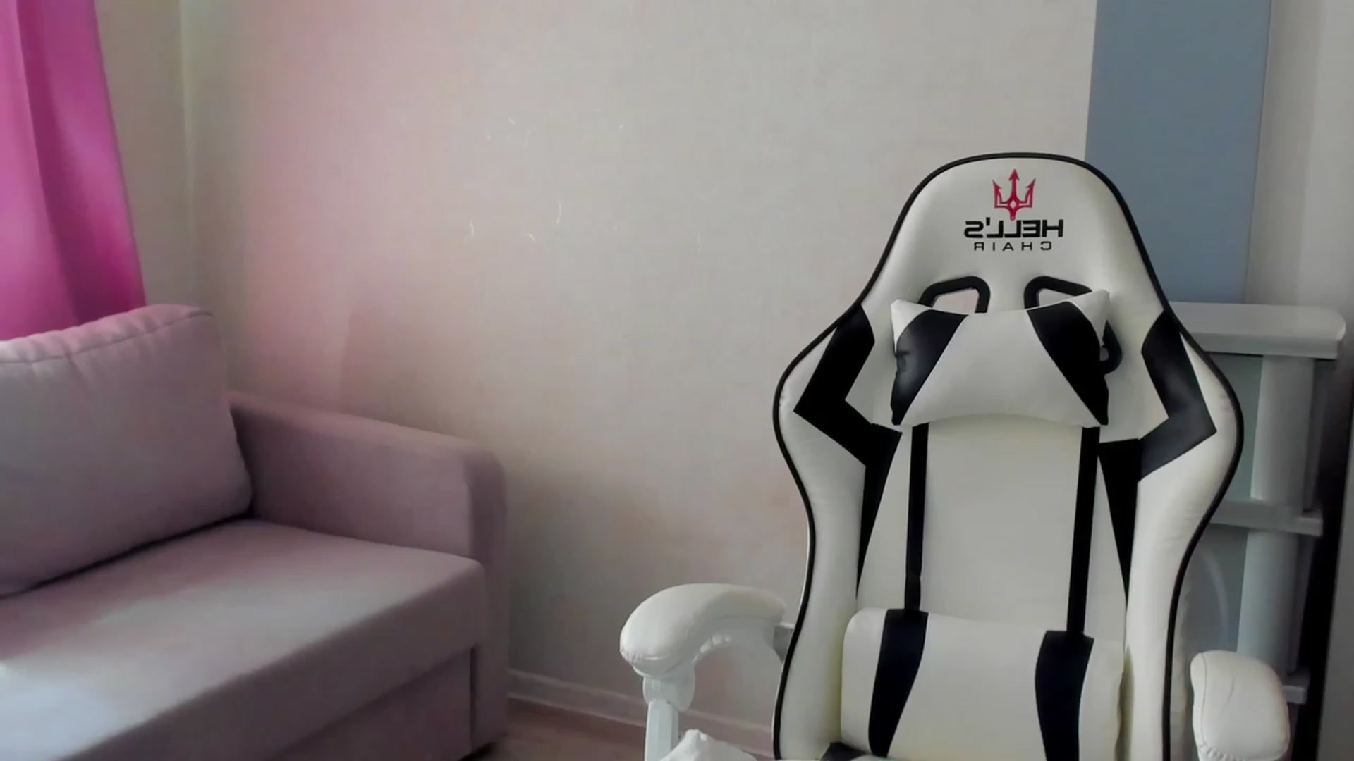 Gallery image thumbnail from Iam_Sasha's myfreecams stream on, 08/31/2023, 09:17 image 4 of 20