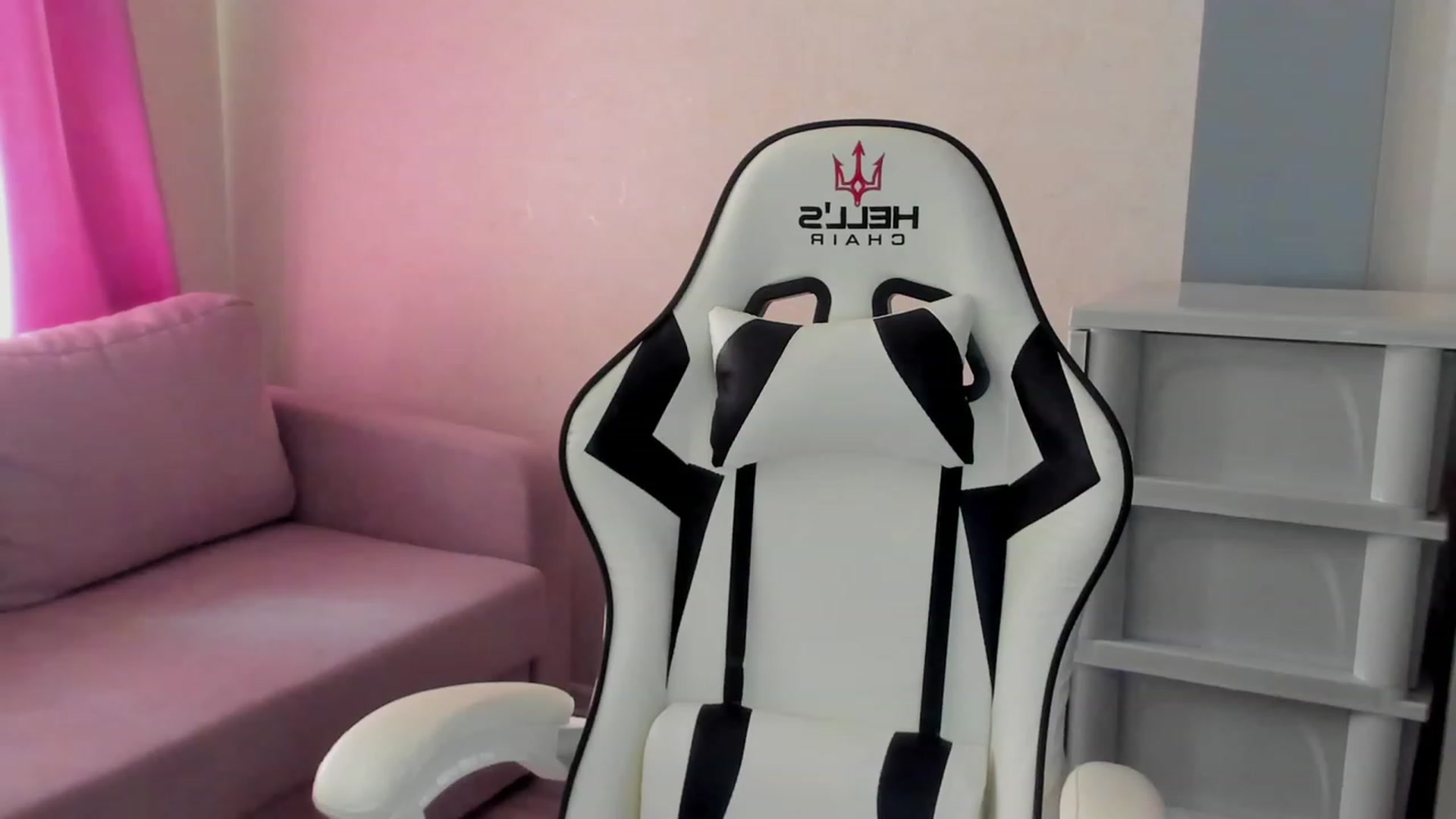 Gallery image thumbnail from Iam_Sasha's myfreecams stream on, 08/31/2023, 10:35 image 19 of 20