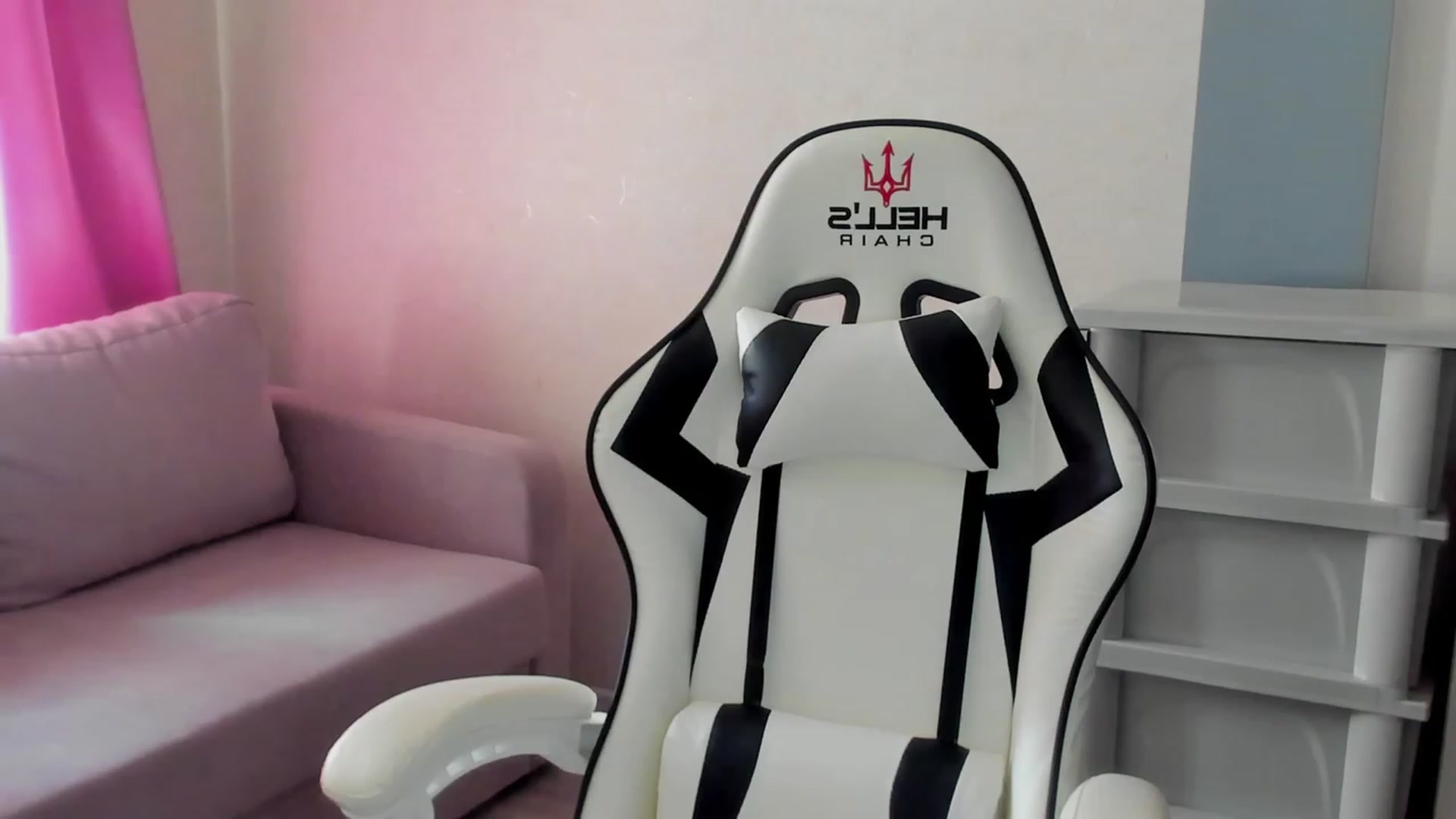 Gallery image thumbnail from Iam_Sasha's myfreecams stream on, 08/31/2023, 10:35 image 13 of 20
