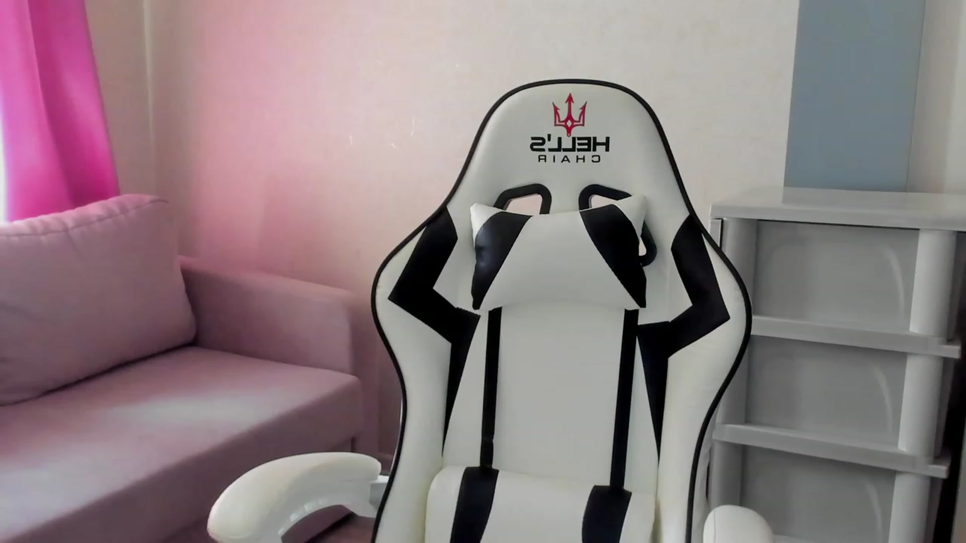 Gallery image thumbnail from Iam_Sasha's myfreecams stream on, 08/31/2023, 10:35 image 15 of 20