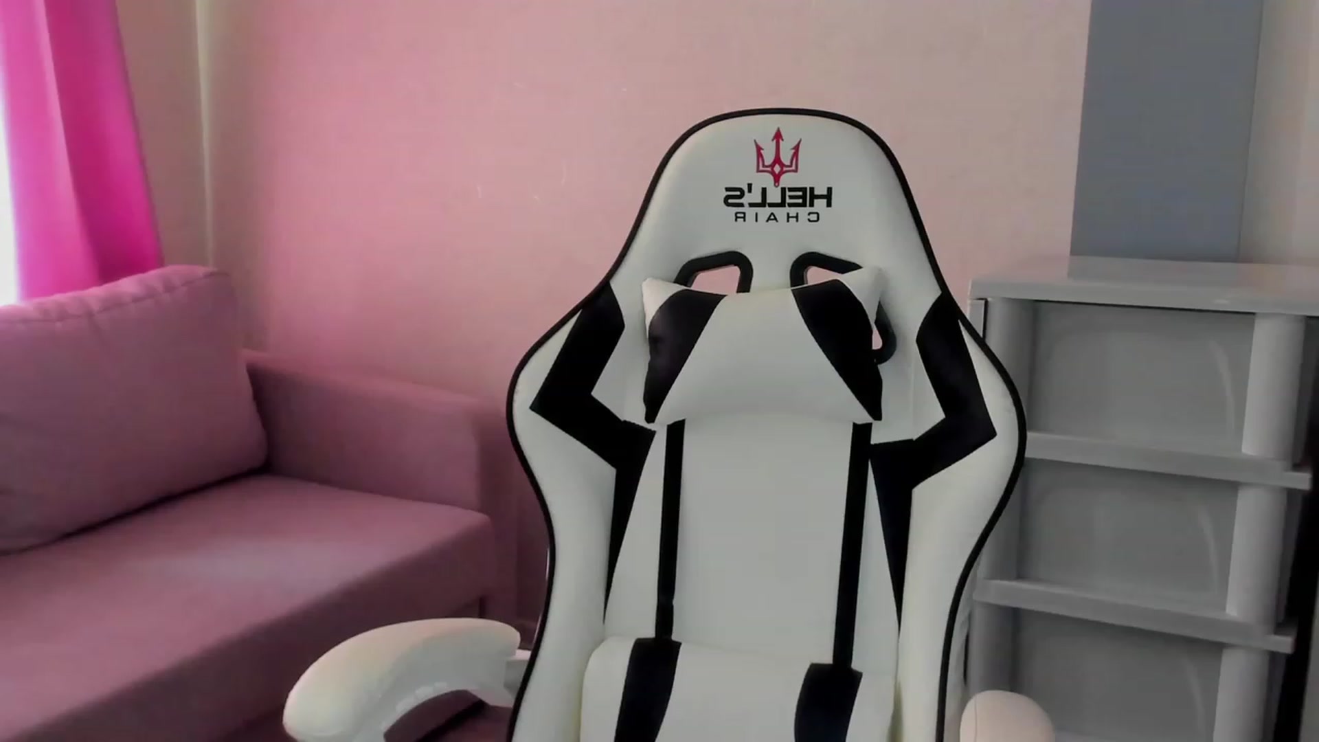 Gallery image thumbnail from Iam_Sasha's myfreecams stream on, 08/31/2023, 10:35 image 20 of 20