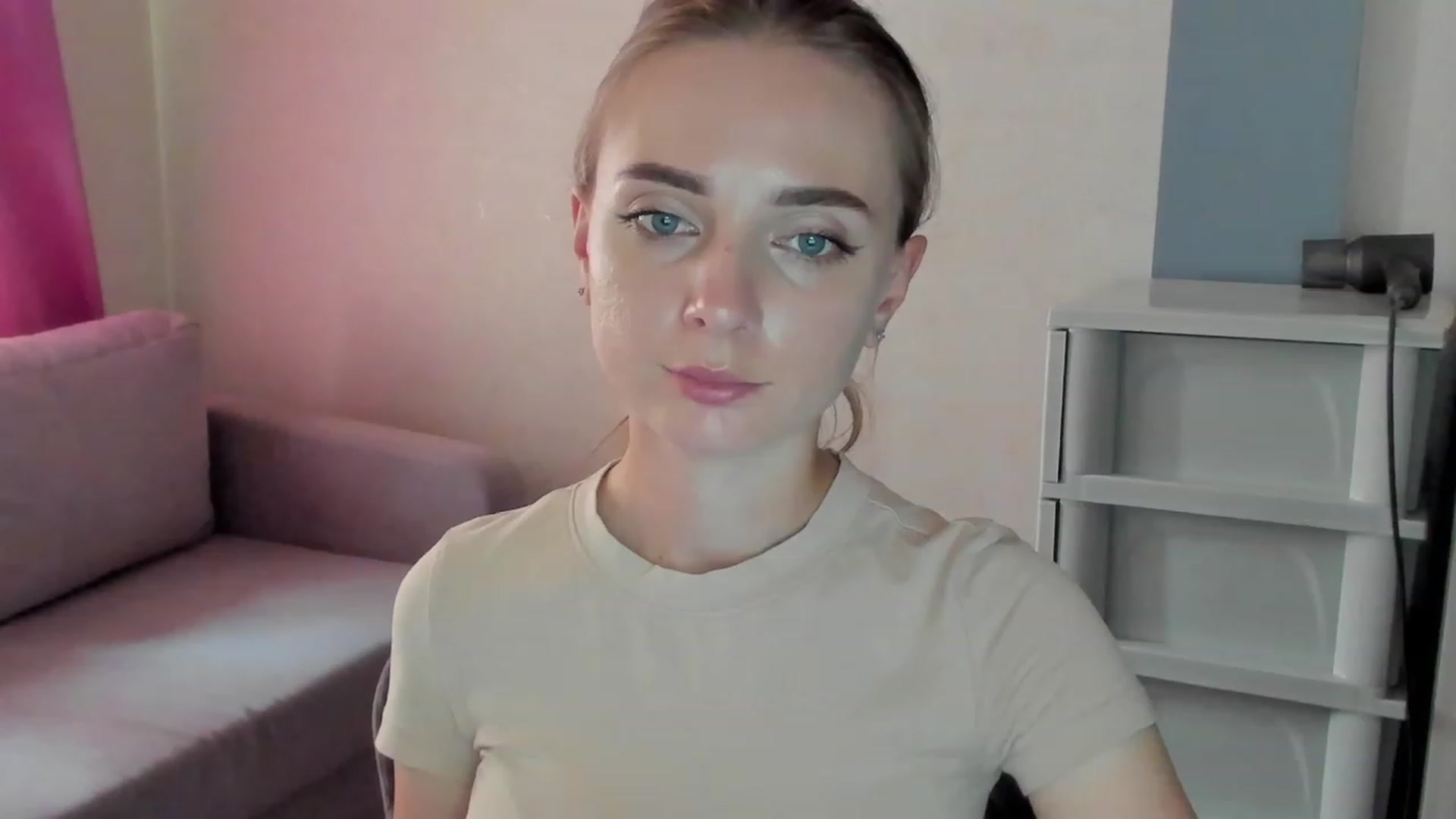 Gallery image thumbnail from Iam_Sasha's myfreecams stream on, 09/01/2023, 11:06 image 4 of 20