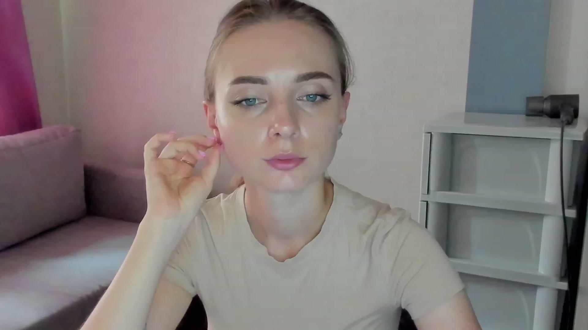 Gallery image thumbnail from Iam_Sasha's myfreecams stream on, 09/01/2023, 11:06 image 18 of 20