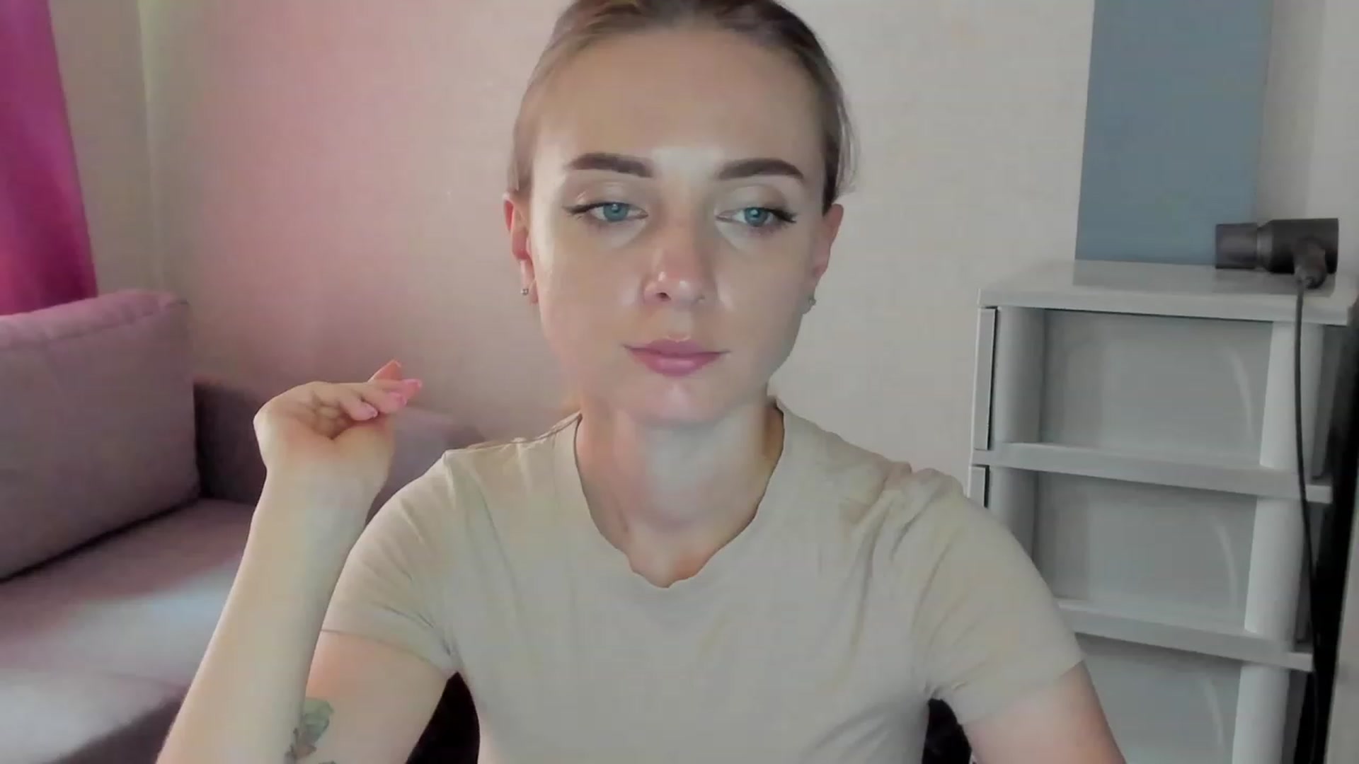 Gallery image thumbnail from Iam_Sasha's myfreecams stream on, 09/01/2023, 11:06 image 13 of 20