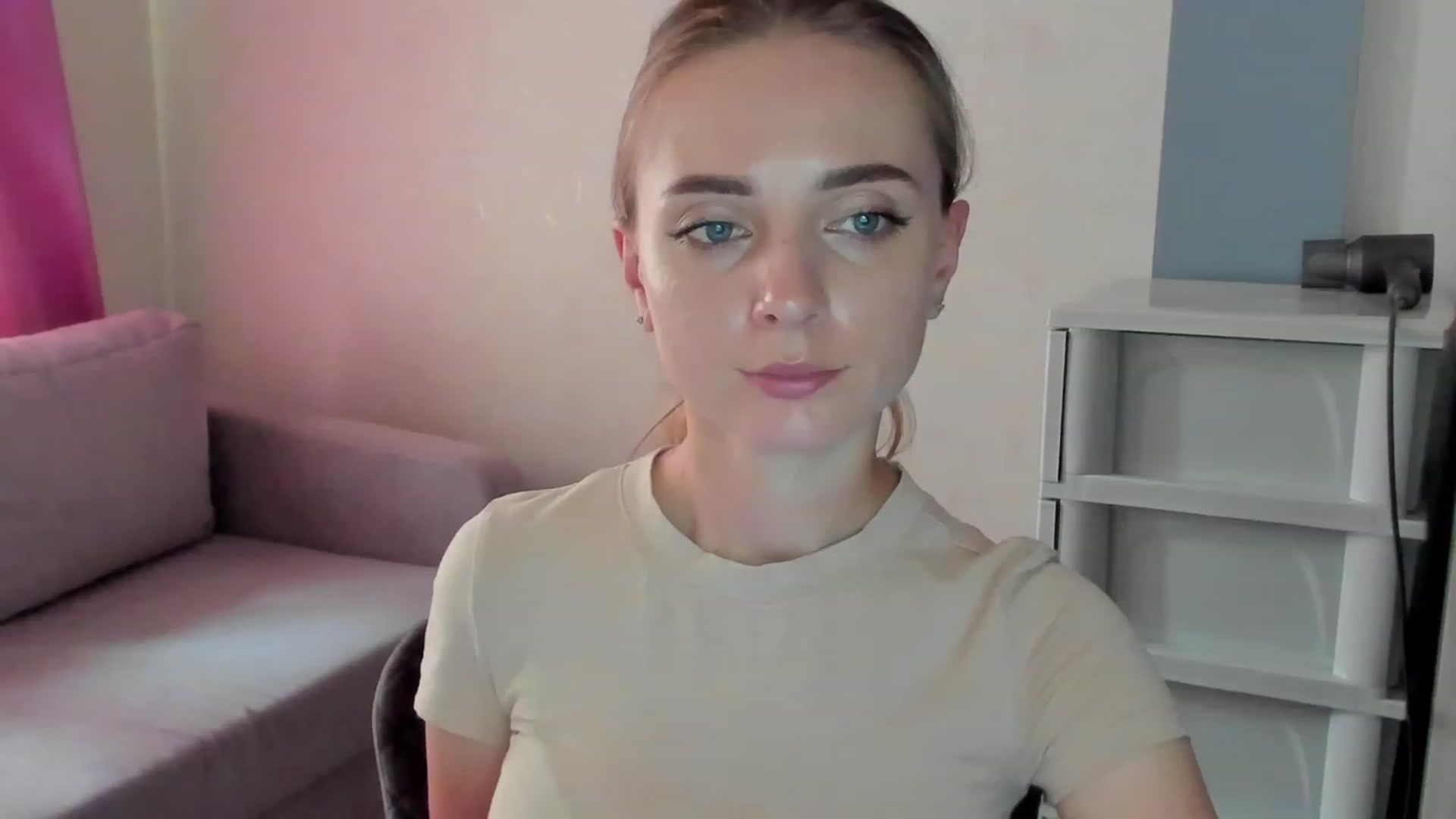 Gallery image thumbnail from Iam_Sasha's myfreecams stream on, 09/01/2023, 11:06 image 6 of 20