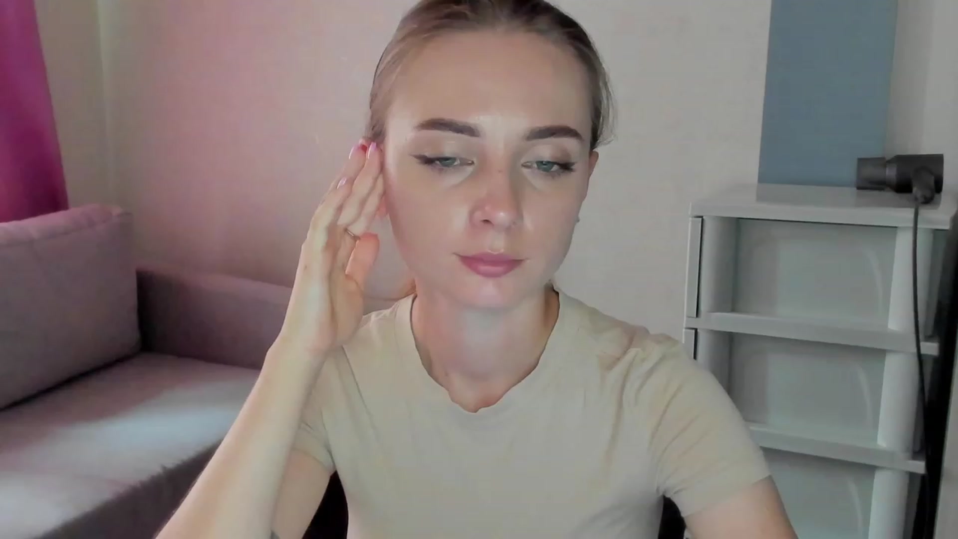 Gallery image thumbnail from Iam_Sasha's myfreecams stream on, 09/01/2023, 11:06 image 9 of 20
