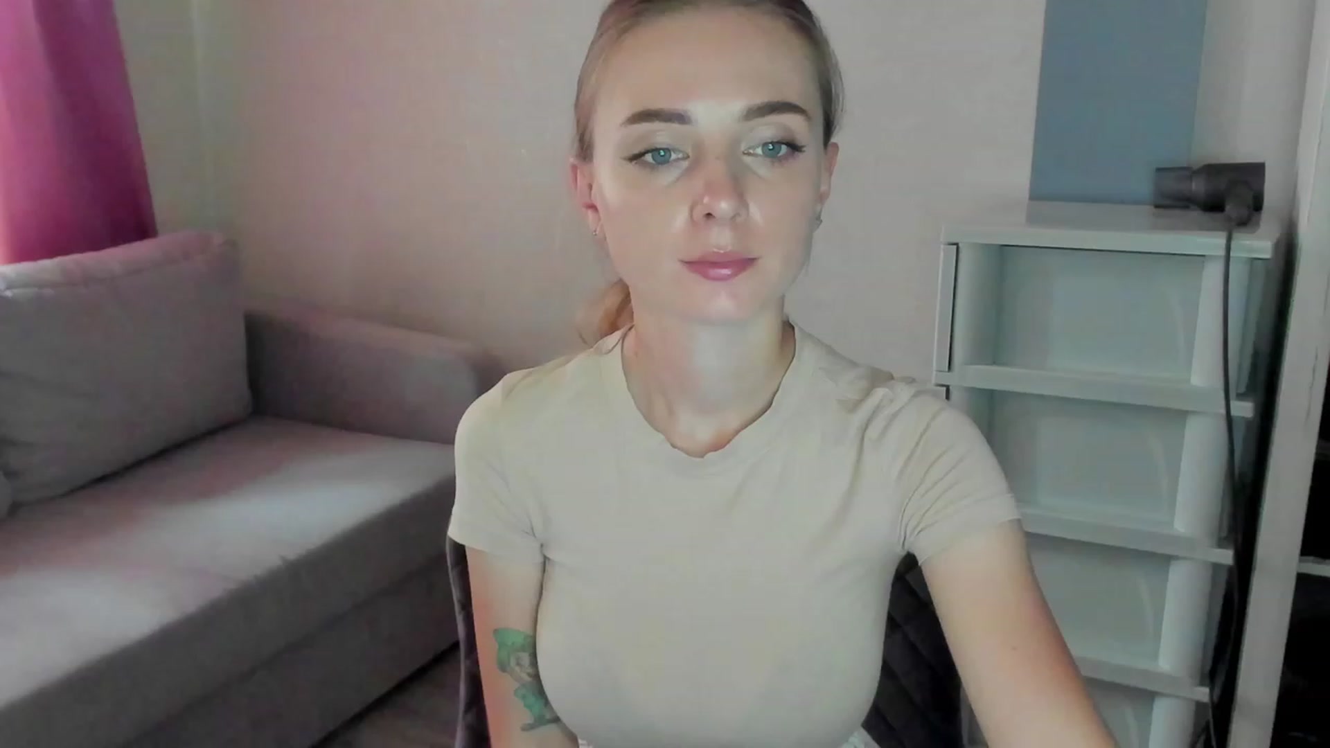 Gallery image thumbnail from Iam_Sasha's myfreecams stream on, 09/01/2023, 12:11 image 7 of 20
