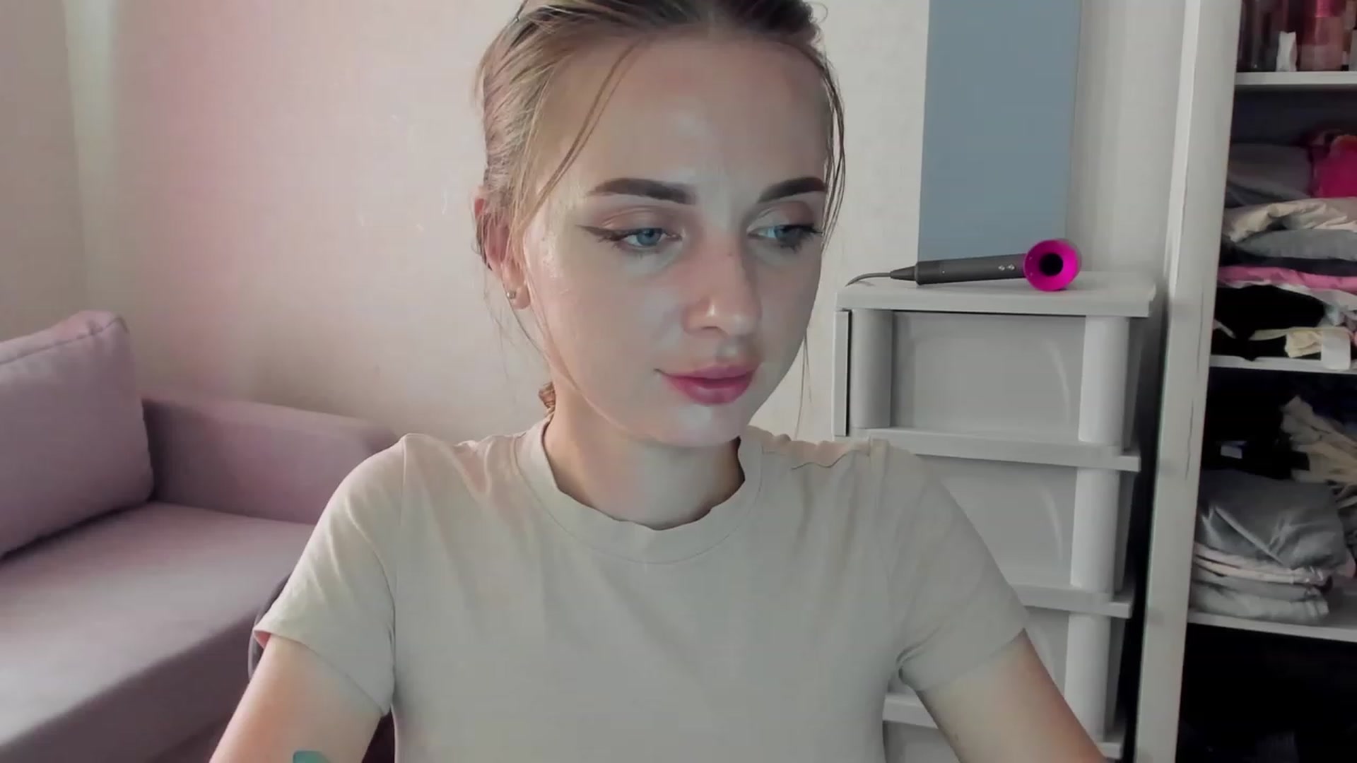 Gallery image thumbnail from Iam_Sasha's myfreecams stream on, 09/06/2023, 08:09 image 6 of 20