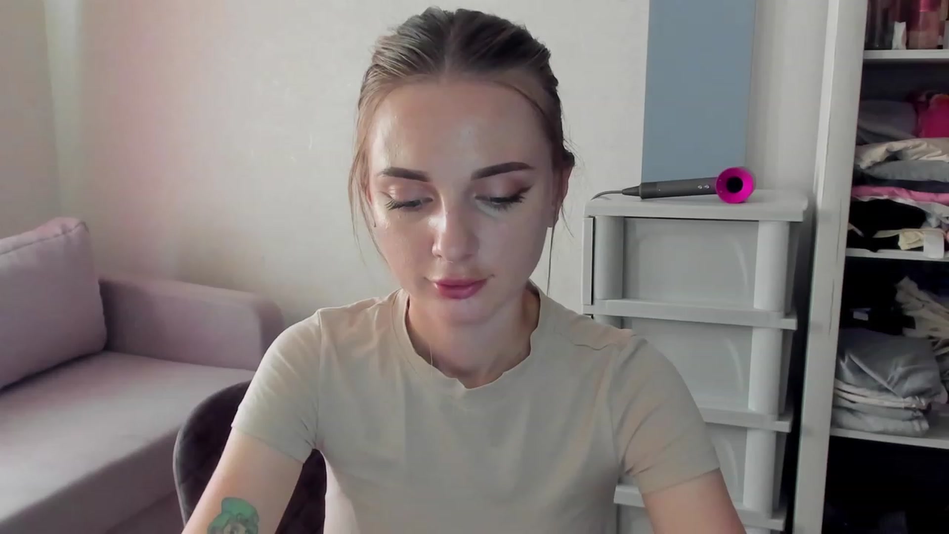 Gallery image thumbnail from Iam_Sasha's myfreecams stream on, 09/06/2023, 08:09 image 5 of 20