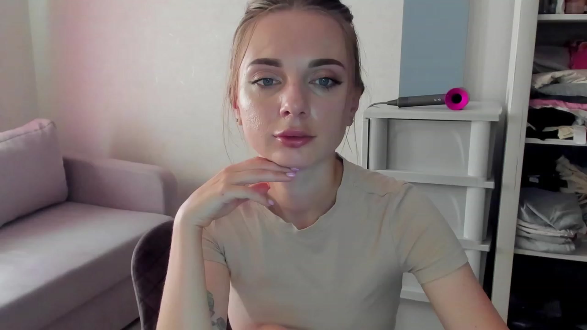 Gallery image thumbnail from Iam_Sasha's myfreecams stream on, 09/06/2023, 09:44 image 2 of 20