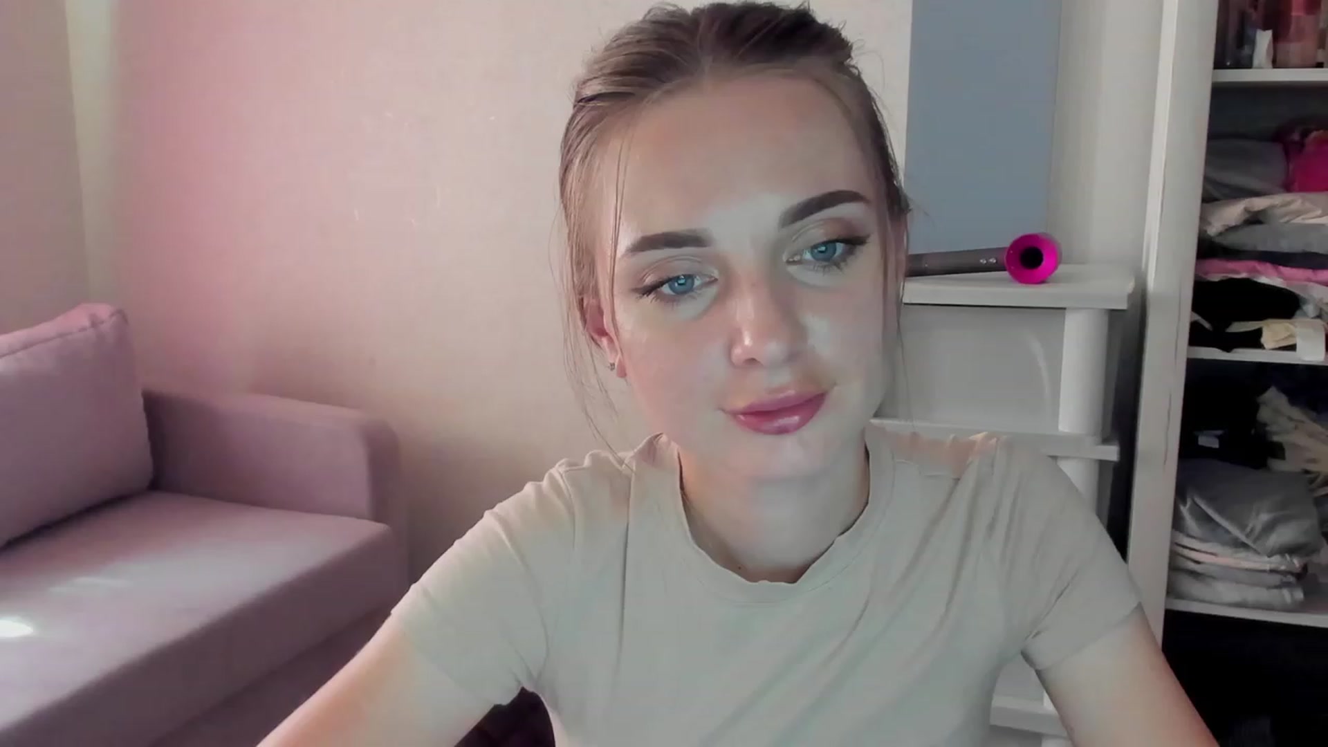 Gallery image thumbnail from Iam_Sasha's myfreecams stream on, 09/06/2023, 09:44 image 10 of 20