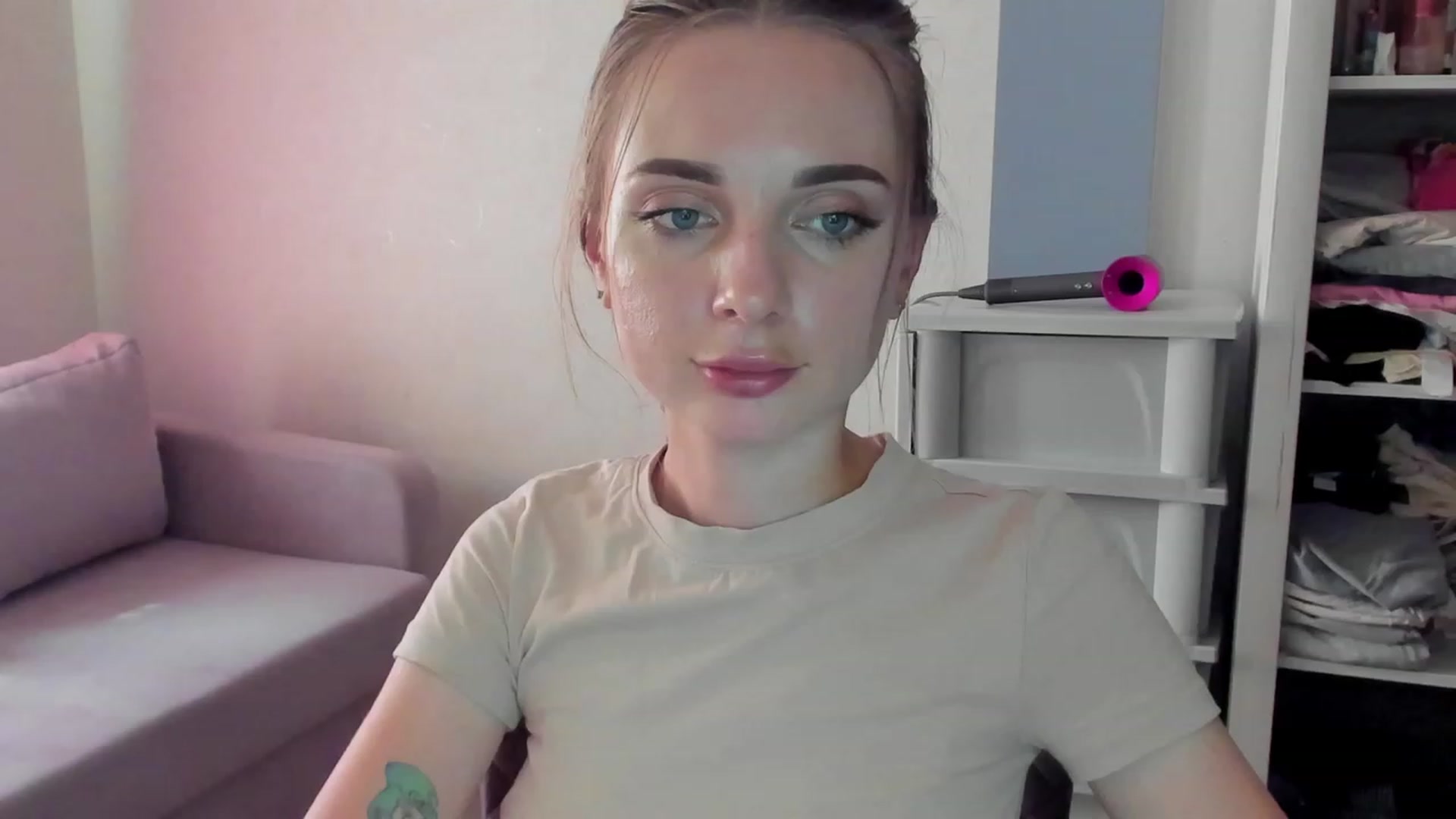 Gallery image thumbnail from Iam_Sasha's myfreecams stream on, 09/06/2023, 09:44 image 19 of 20