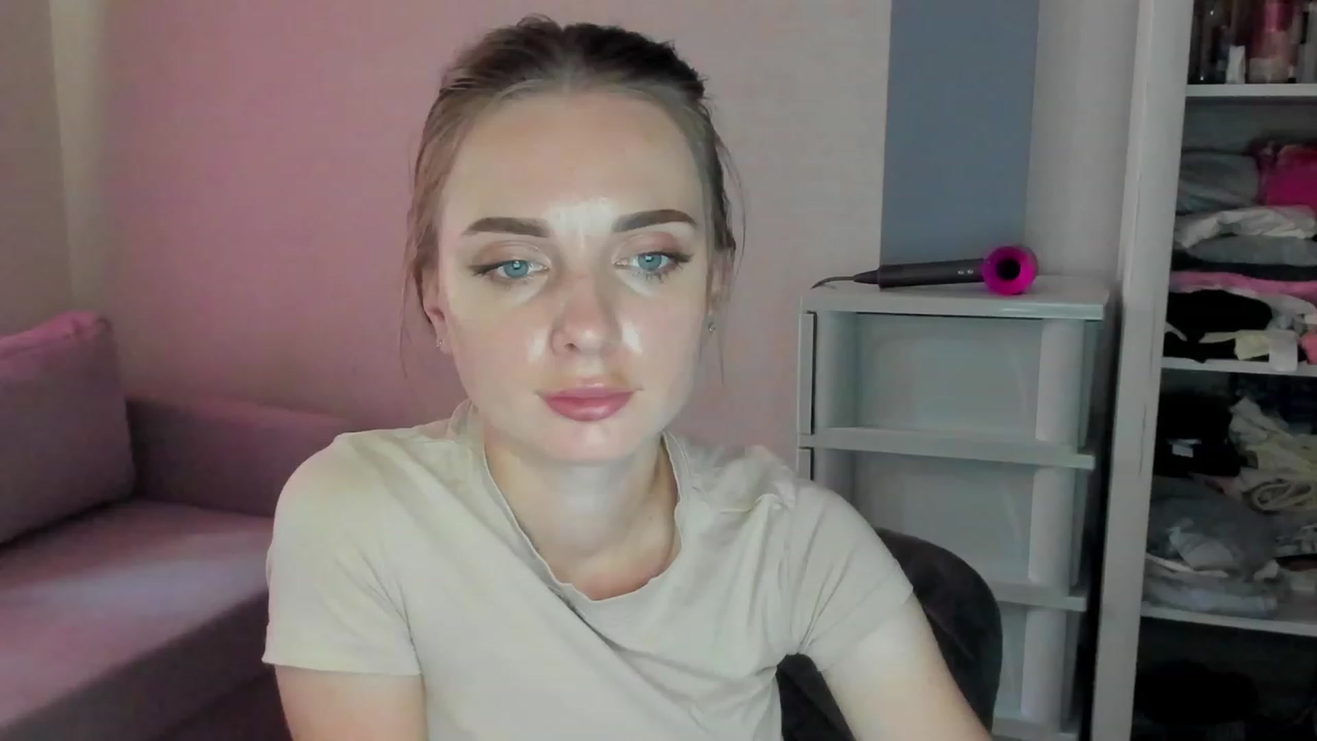 Gallery image thumbnail from Iam_Sasha's myfreecams stream on, 09/06/2023, 11:45 image 14 of 20
