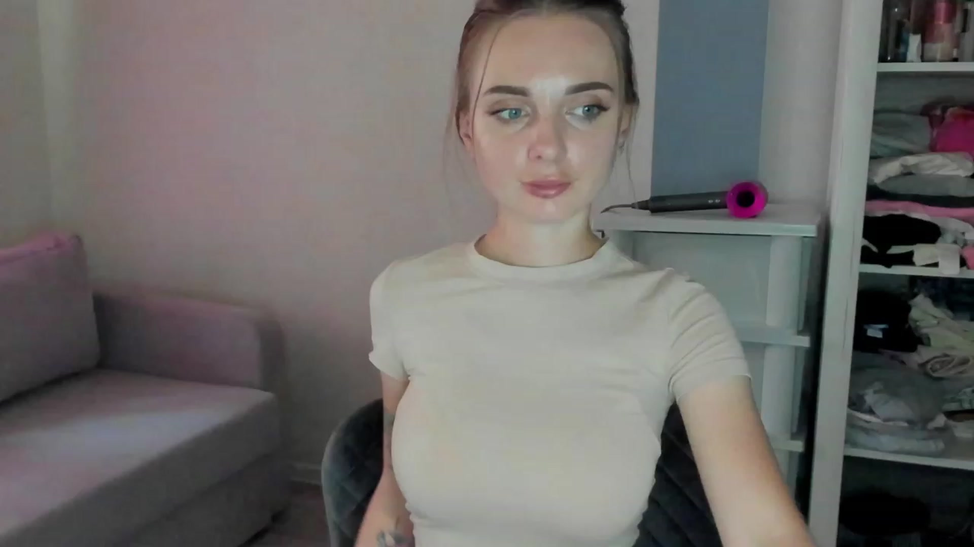 Gallery image thumbnail from Iam_Sasha's myfreecams stream on, 09/06/2023, 11:45 image 18 of 20