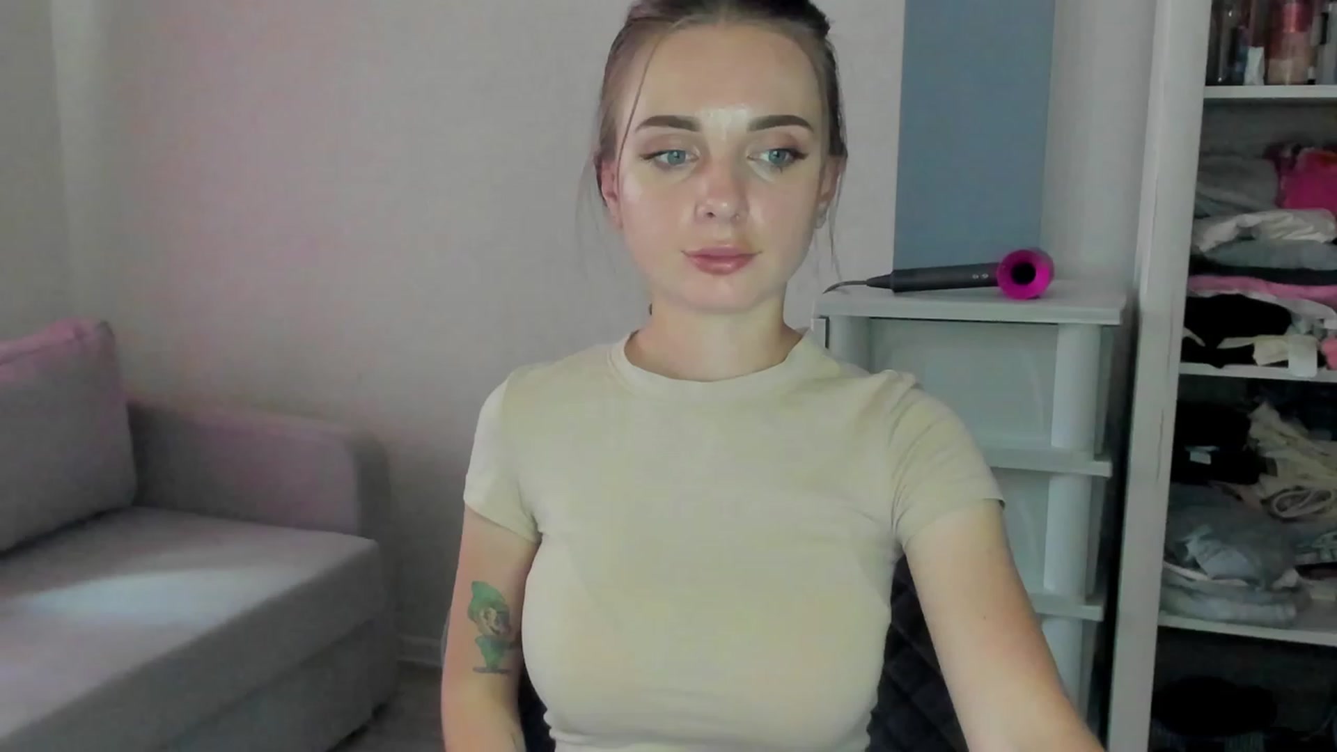 Gallery image thumbnail from Iam_Sasha's myfreecams stream on, 09/06/2023, 11:45 image 17 of 20