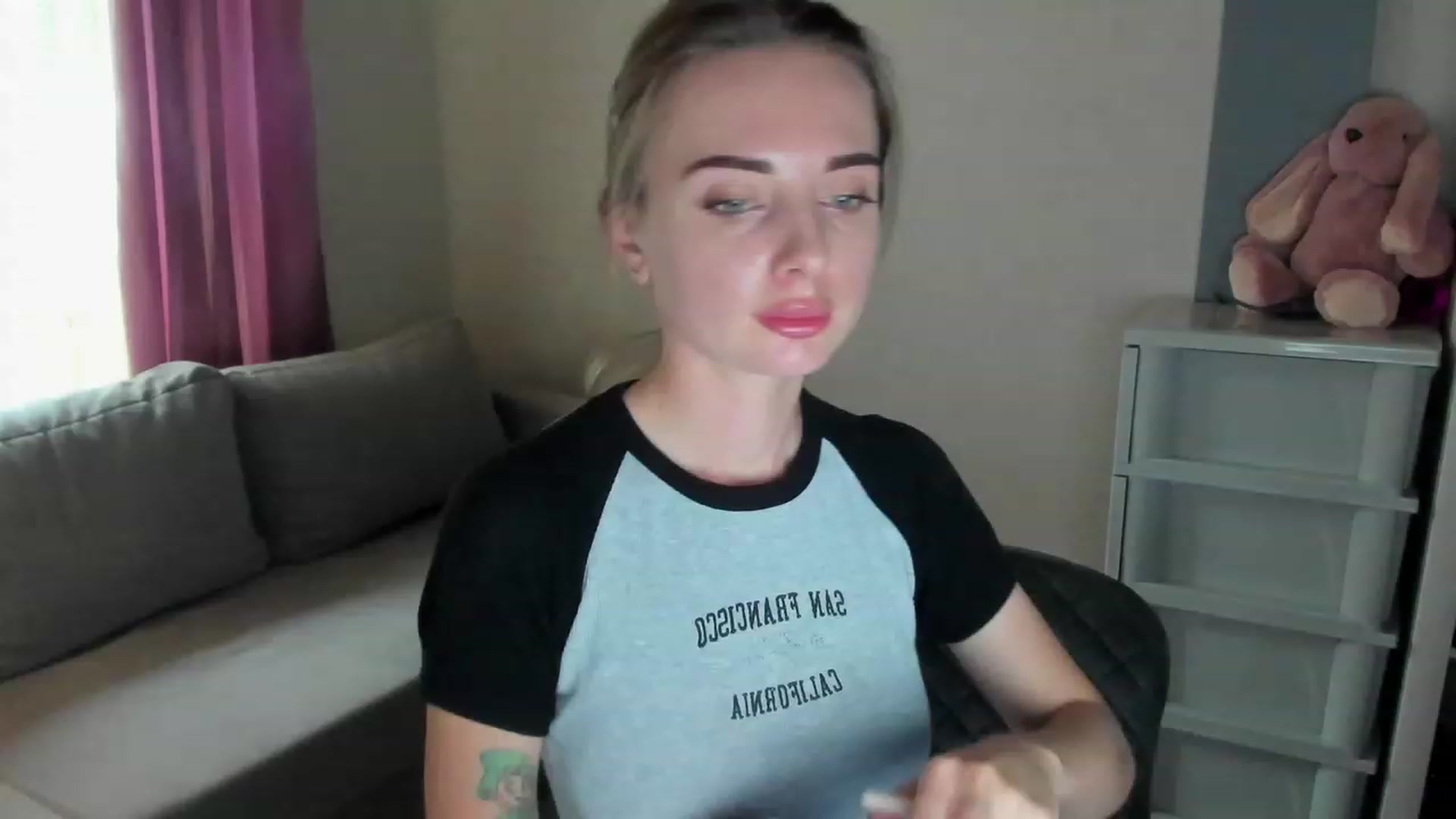 Gallery image thumbnail from Iam_Sasha's myfreecams stream on, 10/08/2023, 12:17 image 12 of 20