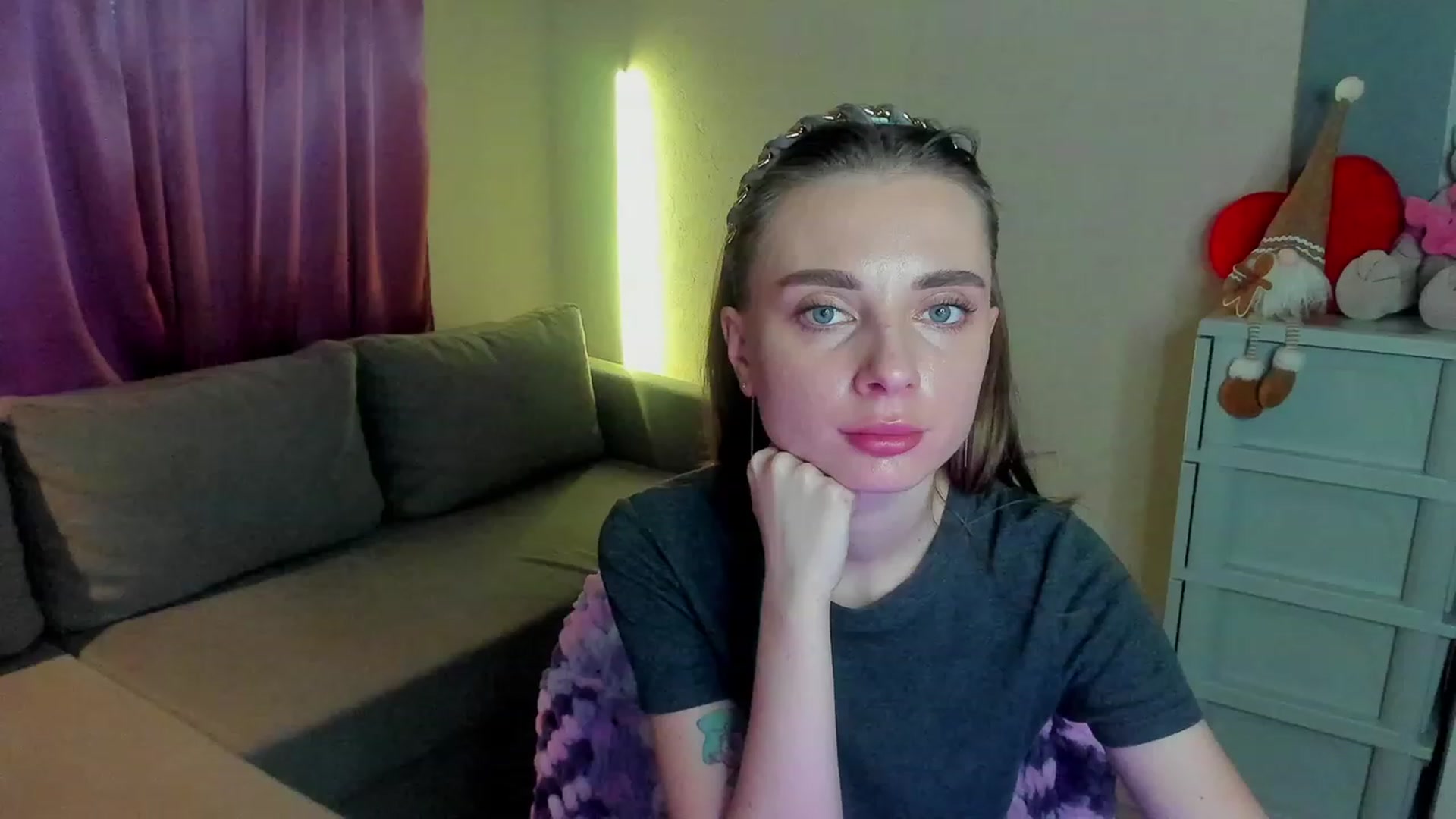 Gallery image thumbnail from Iam_Sasha's myfreecams stream on, 01/07/2024, 13:59 image 19 of 20