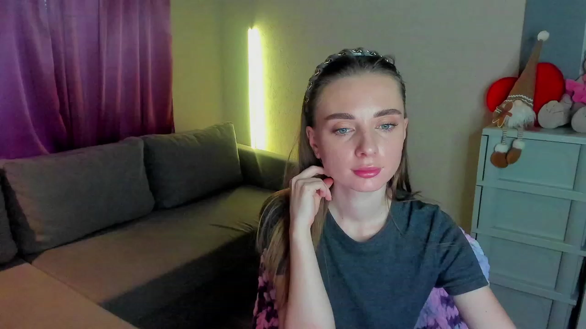Gallery image thumbnail from Iam_Sasha's myfreecams stream on, 01/07/2024, 13:59 image 13 of 20