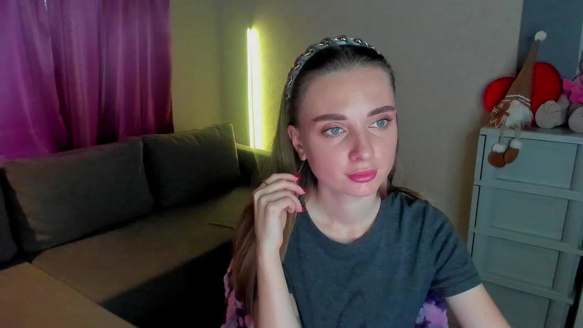 Gallery image thumbnail from Iam_Sasha's myfreecams stream on, 01/07/2024, 13:59 image 2 of 20