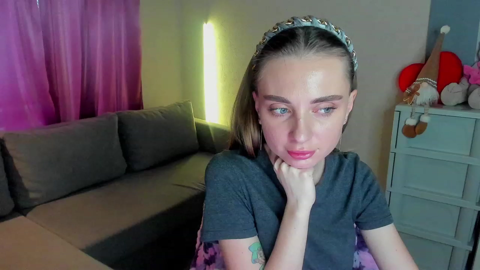 Gallery image thumbnail from Iam_Sasha's myfreecams stream on, 01/07/2024, 13:59 image 5 of 20