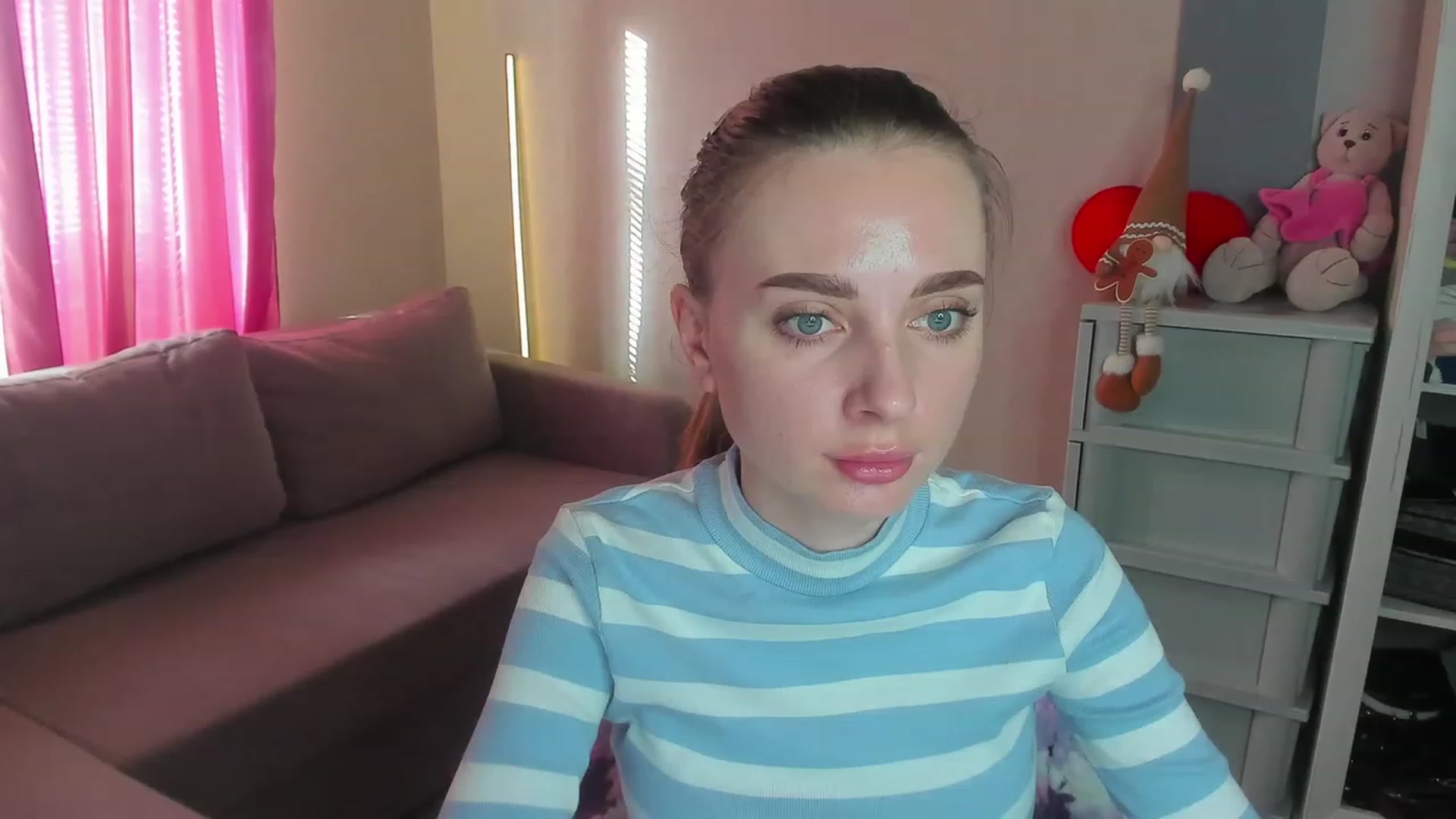 Gallery image thumbnail from Iam_Sasha's myfreecams stream on, 01/21/2024, 12:34 image 6 of 20