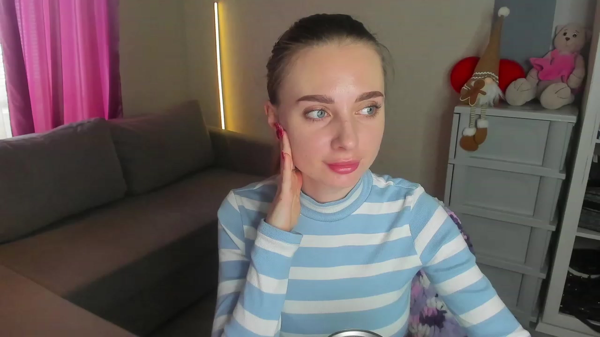 Gallery image thumbnail from Iam_Sasha's myfreecams stream on, 01/21/2024, 12:34 image 11 of 20