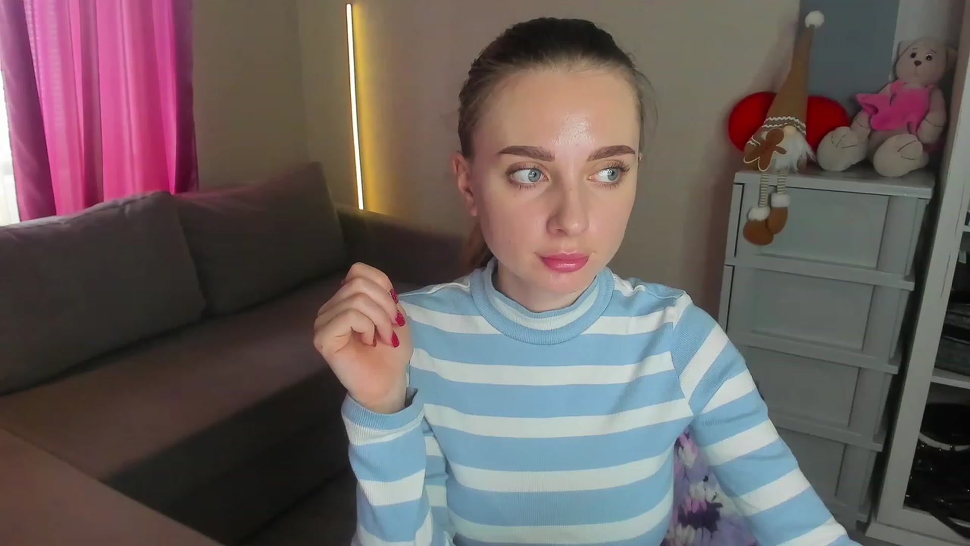 Gallery image thumbnail from Iam_Sasha's myfreecams stream on, 01/21/2024, 12:34 image 10 of 20