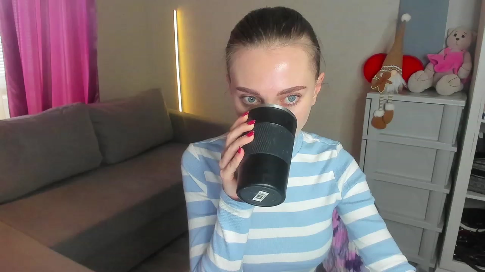 Gallery image thumbnail from Iam_Sasha's myfreecams stream on, 01/21/2024, 12:34 image 18 of 20