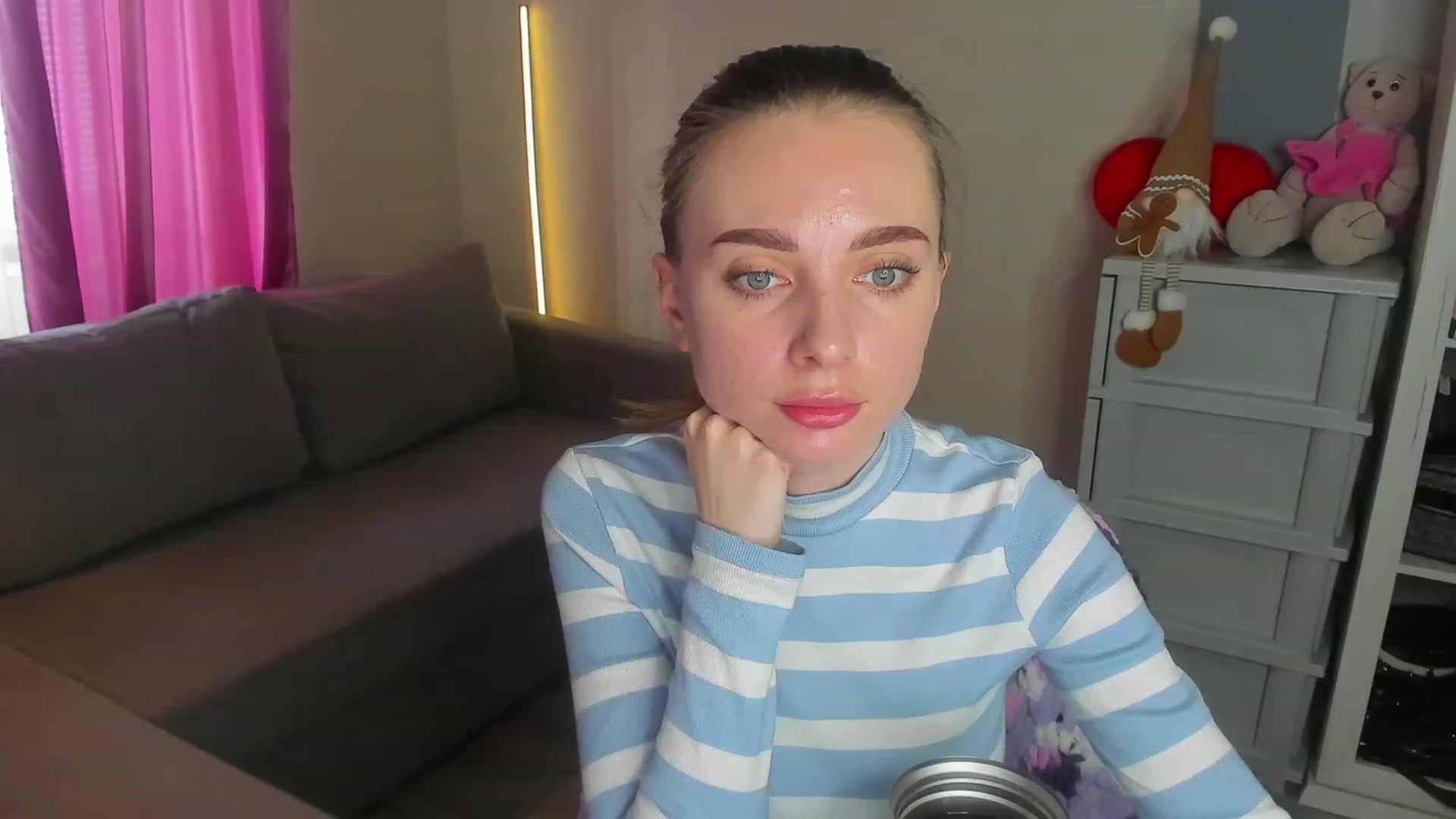 Gallery image thumbnail from Iam_Sasha's myfreecams stream on, 01/21/2024, 12:34 image 9 of 20