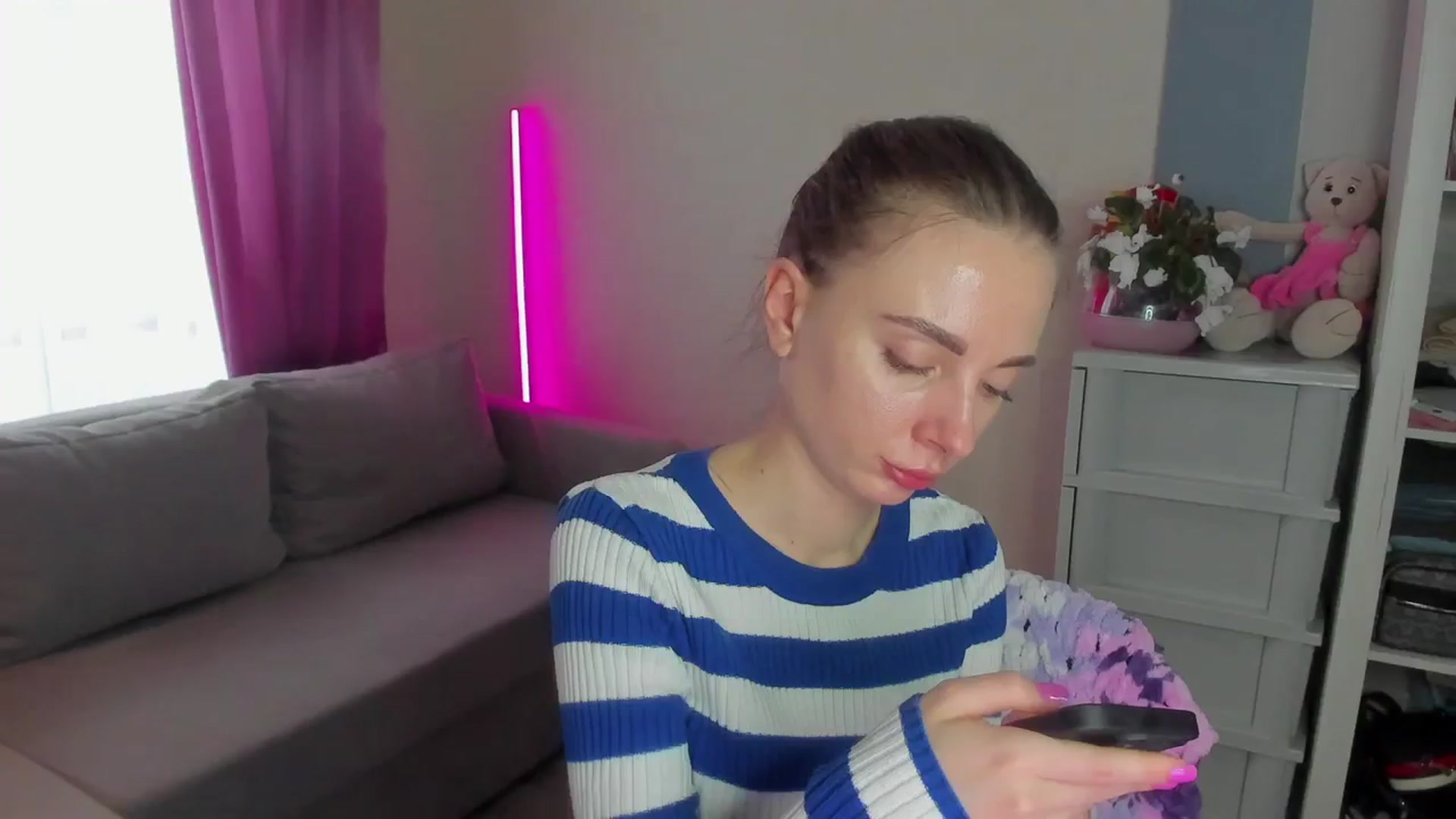 Gallery image thumbnail from Iam_Sasha's myfreecams stream on, 03/20/2024, 10:46 image 7 of 20
