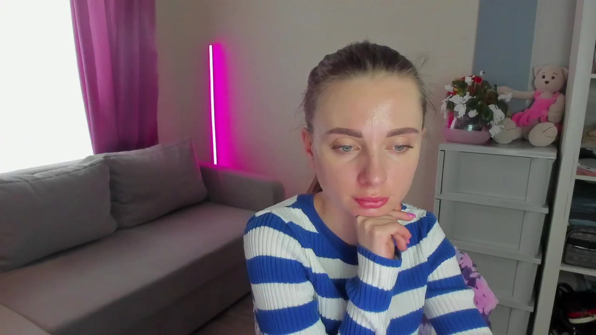 Gallery image thumbnail from Iam_Sasha's myfreecams stream on, 03/20/2024, 10:46 image 11 of 20