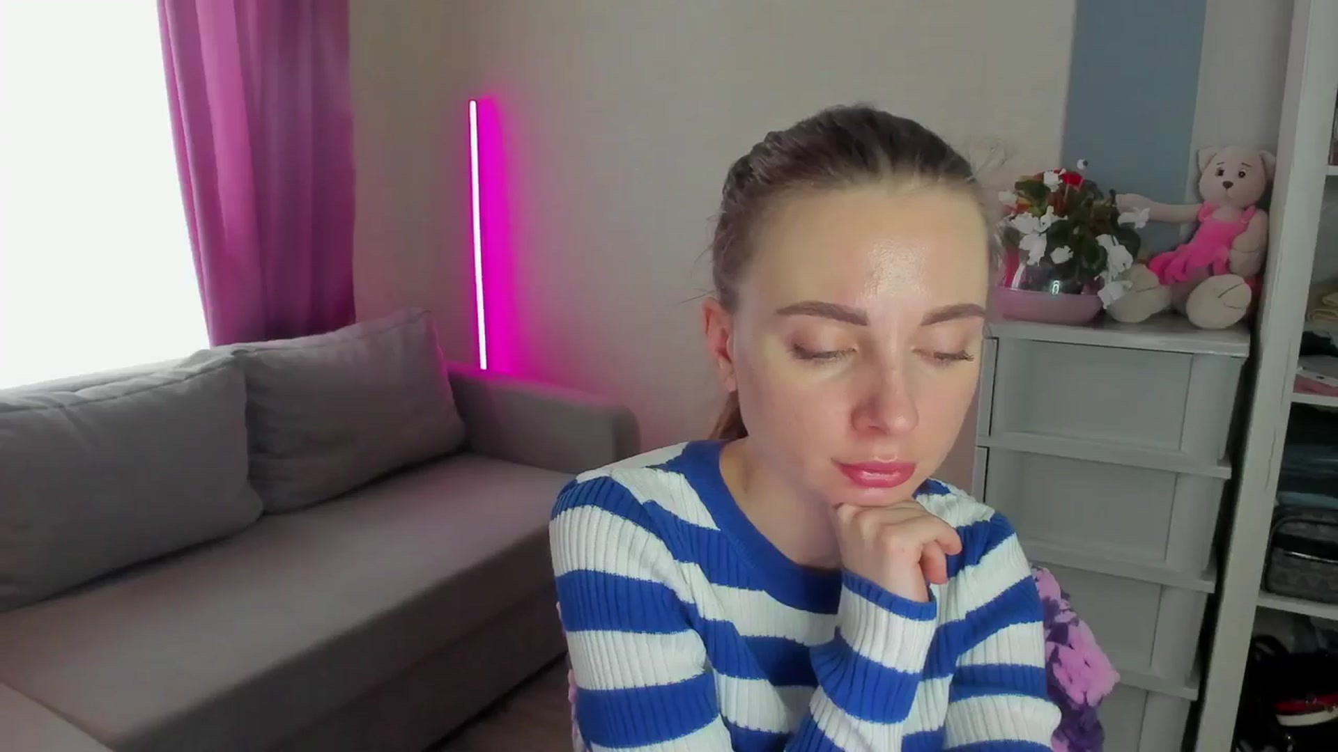 Gallery image thumbnail from Iam_Sasha's myfreecams stream on, 03/20/2024, 10:46 image 12 of 20