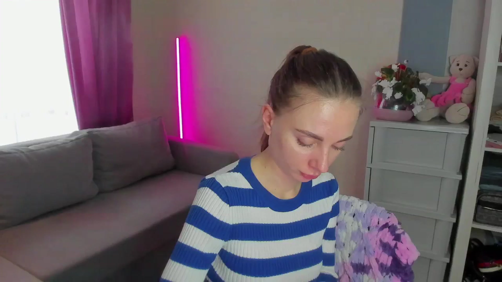 Gallery image thumbnail from Iam_Sasha's myfreecams stream on, 03/20/2024, 10:46 image 8 of 20