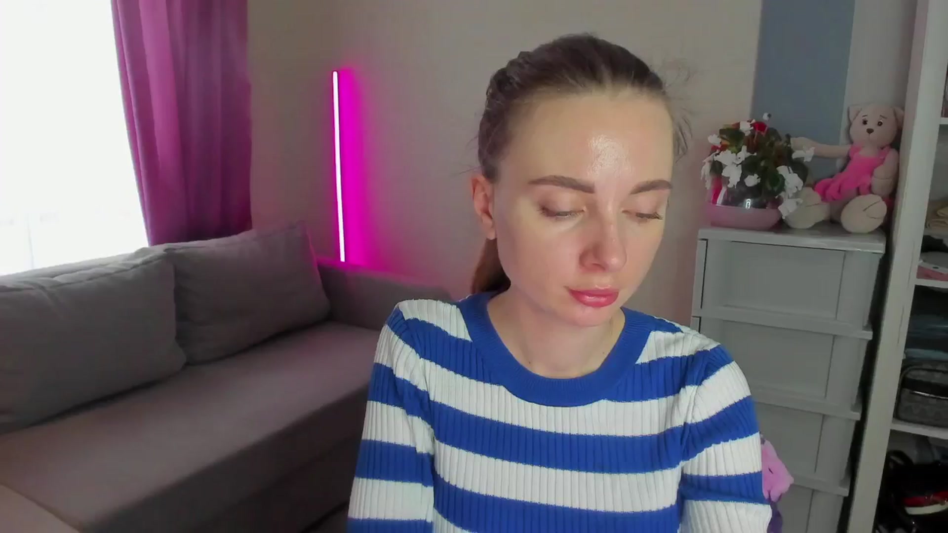 Gallery image thumbnail from Iam_Sasha's myfreecams stream on, 03/20/2024, 10:46 image 3 of 20