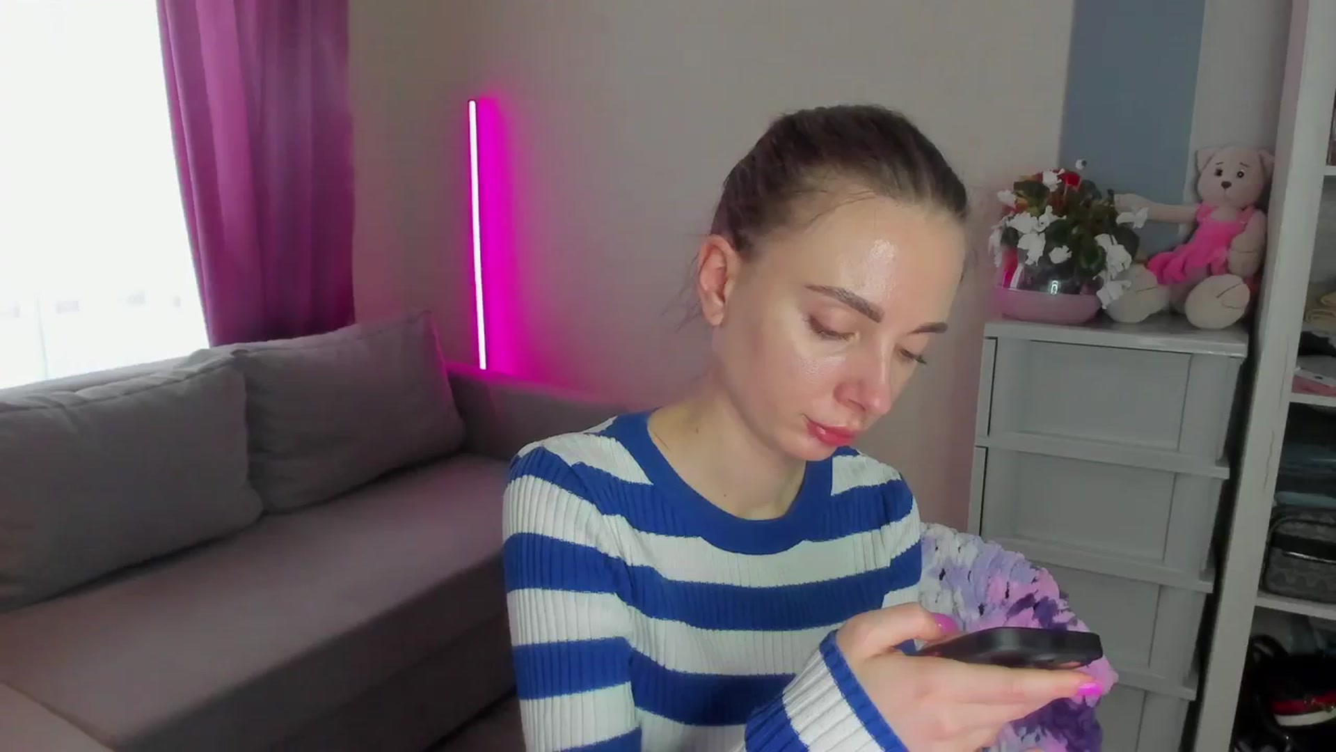 Gallery image thumbnail from Iam_Sasha's myfreecams stream on, 03/20/2024, 10:46 image 6 of 20