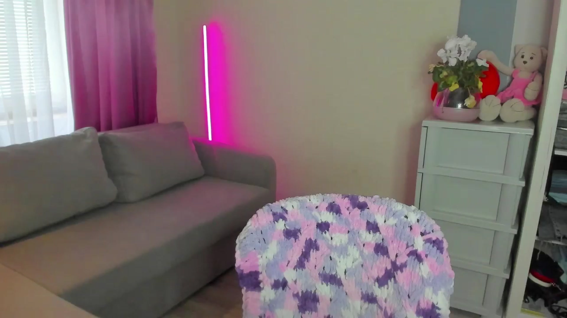 Gallery image thumbnail from Iam_Sasha's myfreecams stream on, 03/26/2024, 11:40 image 12 of 20