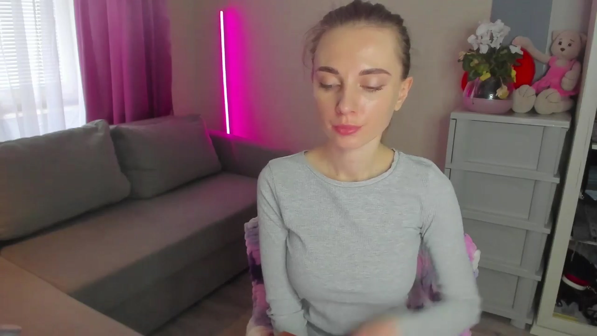 Gallery image thumbnail from Iam_Sasha's myfreecams stream on, 03/26/2024, 11:40 image 4 of 20