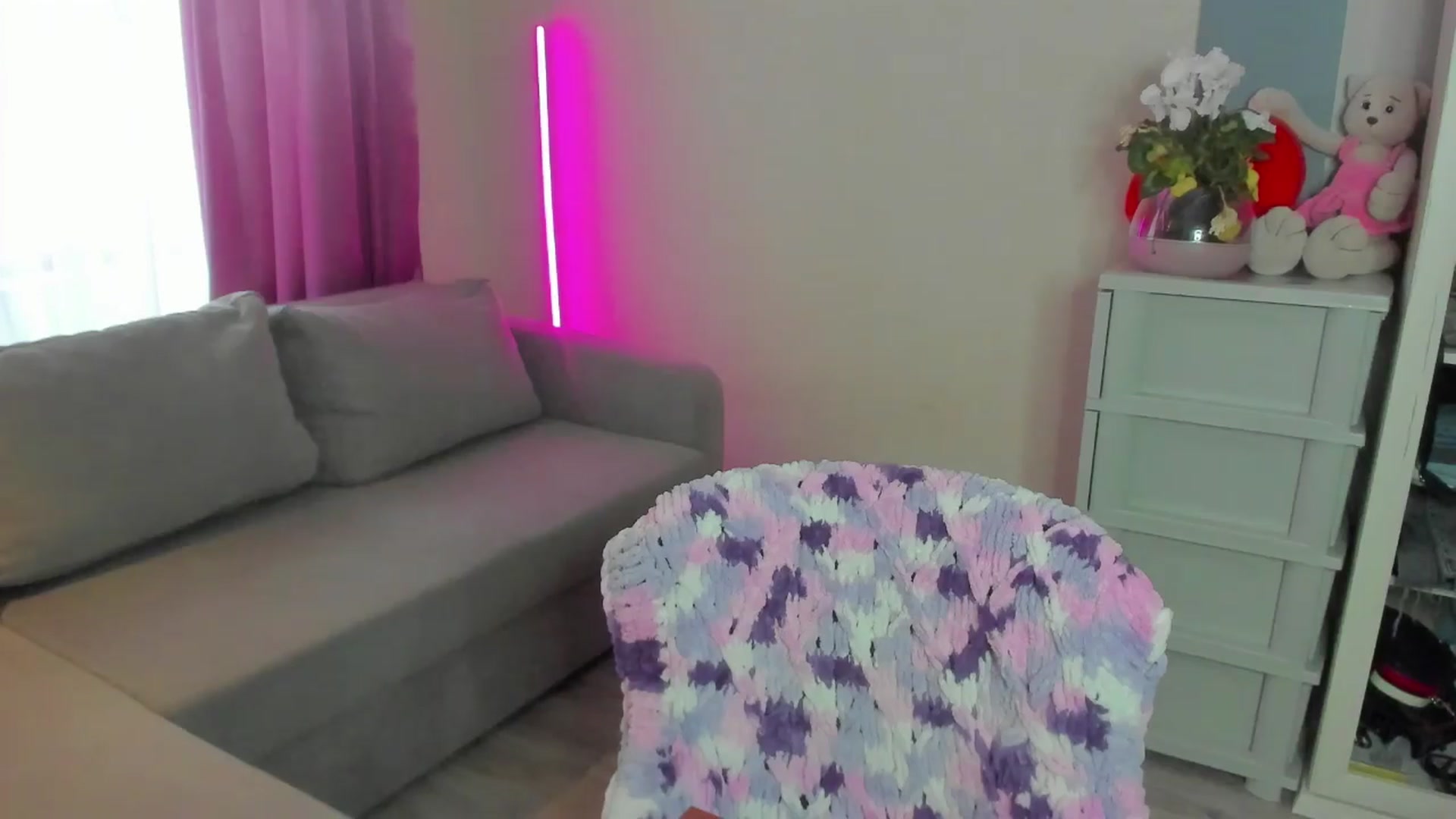 Gallery image thumbnail from Iam_Sasha's myfreecams stream on, 03/26/2024, 11:40 image 5 of 20