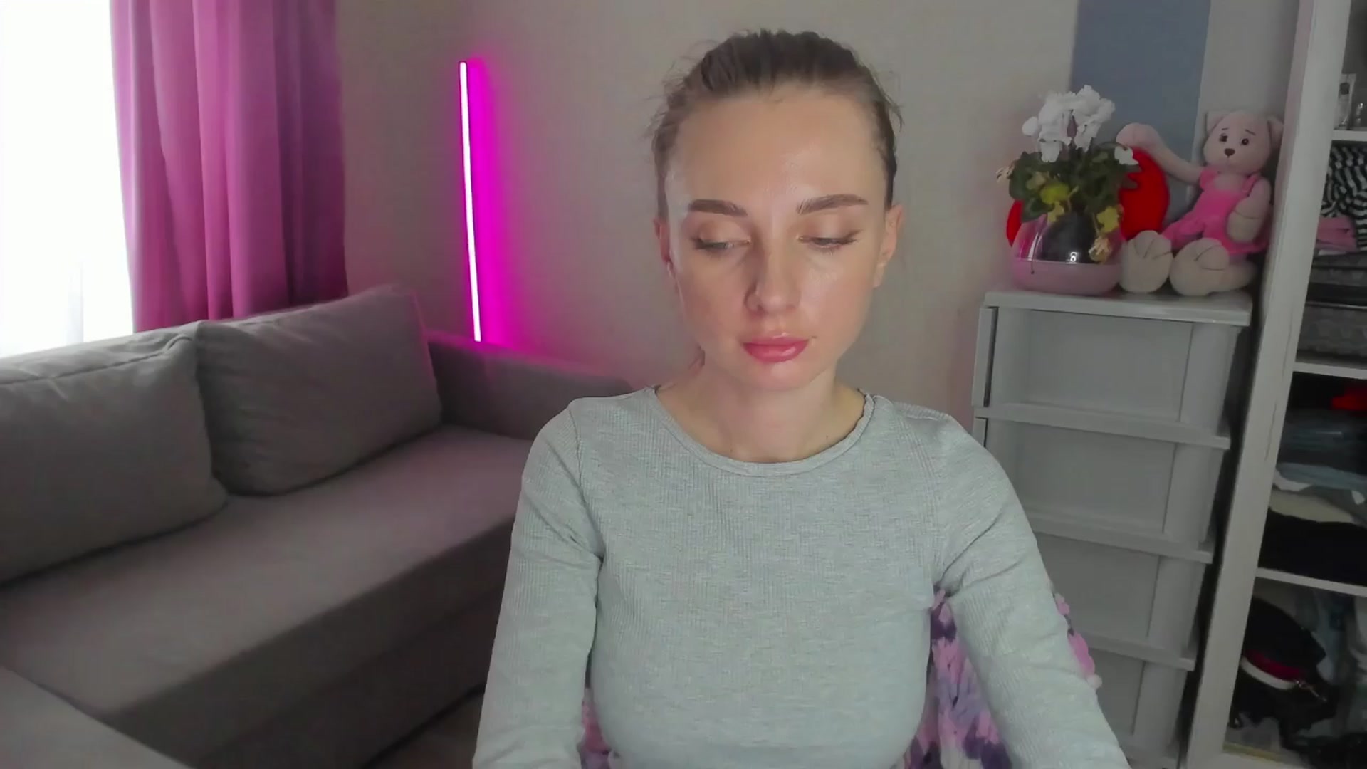 Gallery image thumbnail from Iam_Sasha's myfreecams stream on, 03/27/2024, 12:32 image 18 of 20
