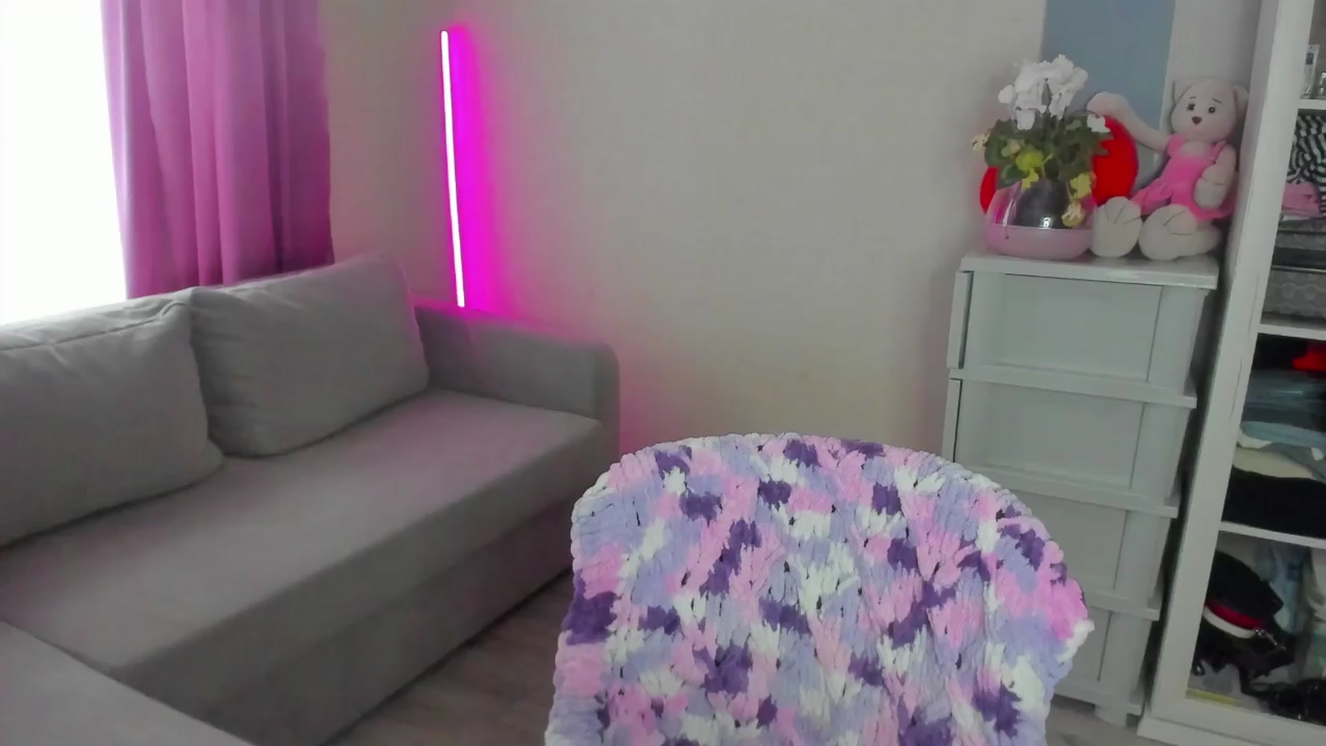 Gallery image thumbnail from Iam_Sasha's myfreecams stream on, 03/27/2024, 12:32 image 7 of 20