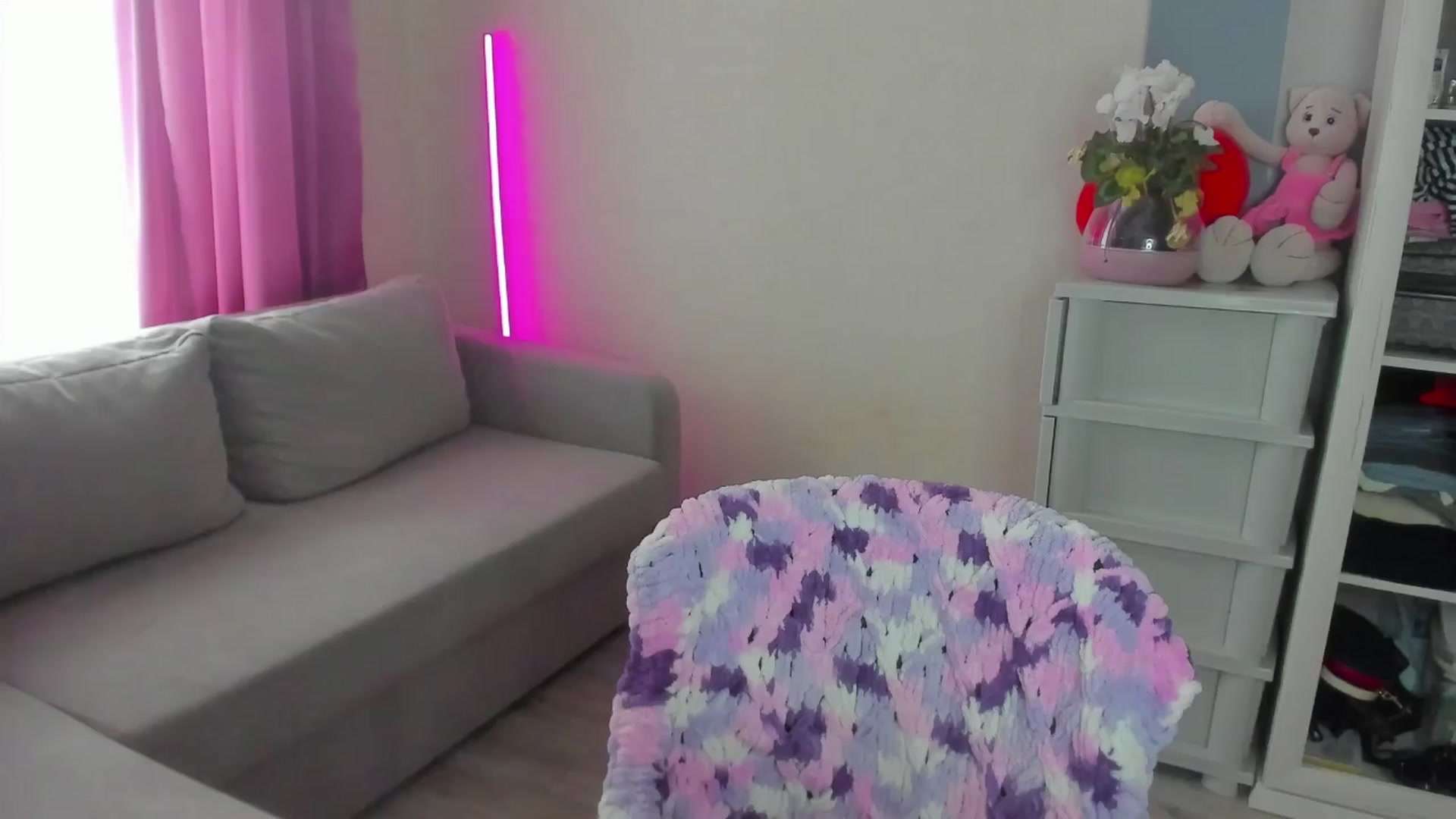 Gallery image thumbnail from Iam_Sasha's myfreecams stream on, 03/27/2024, 12:32 image 6 of 20