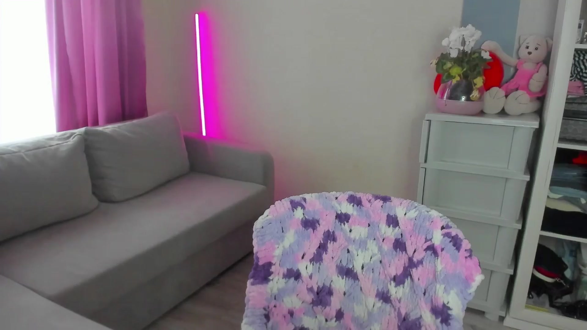 Gallery image thumbnail from Iam_Sasha's myfreecams stream on, 03/27/2024, 12:32 image 4 of 20