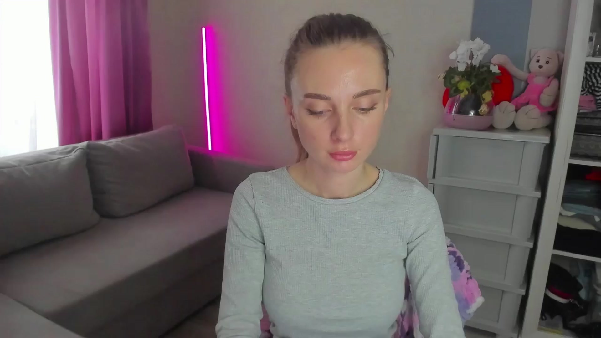 Gallery image thumbnail from Iam_Sasha's myfreecams stream on, 03/27/2024, 12:32 image 17 of 20