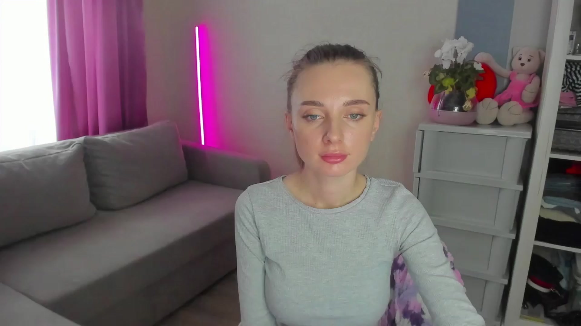 Gallery image thumbnail from Iam_Sasha's myfreecams stream on, 03/27/2024, 12:32 image 16 of 20